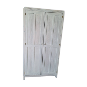 Armoire parisienne des