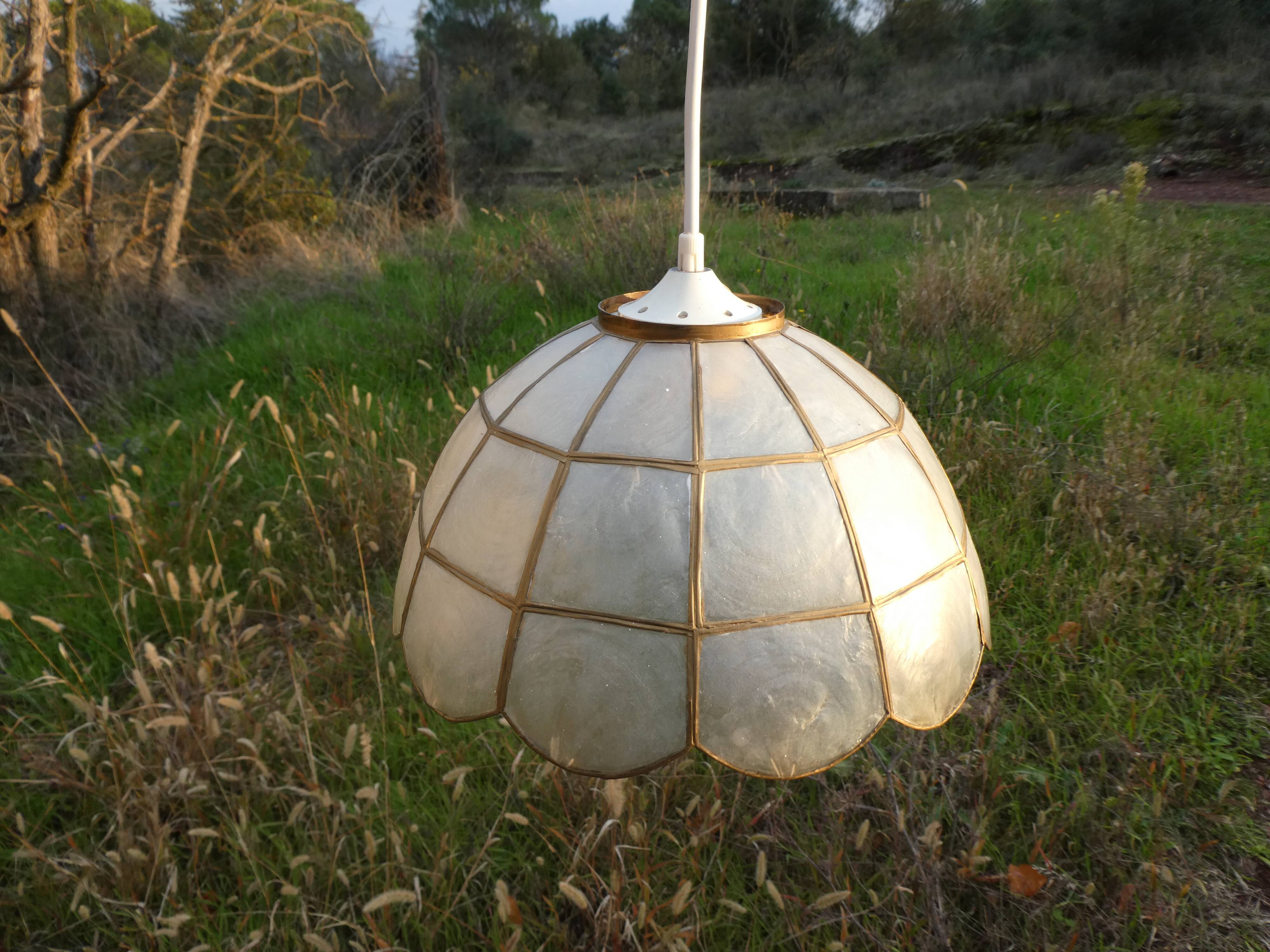Suspension of old lampshade in mother-of-pearl and brass