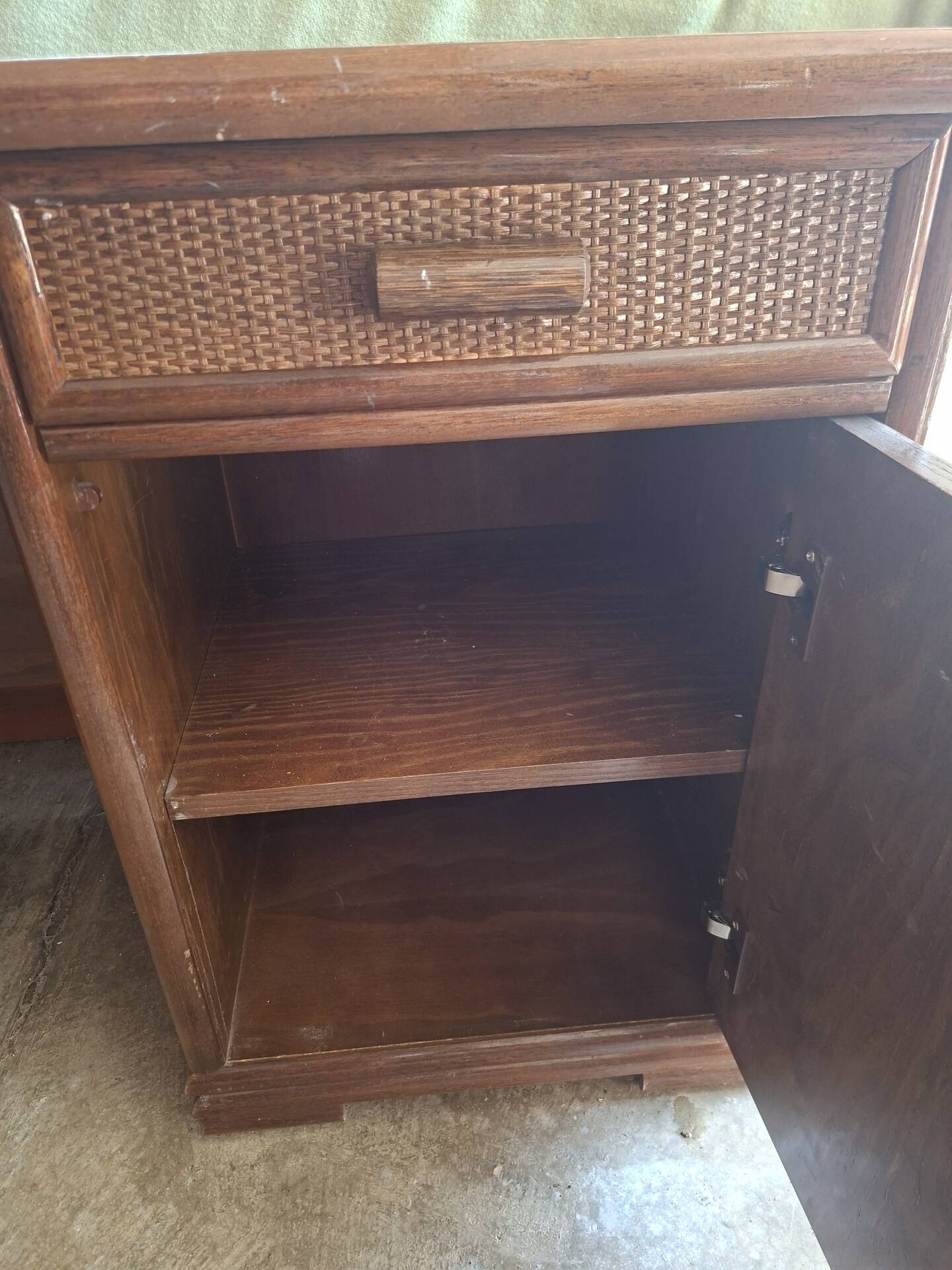 Vintage Wooden Desk and Wall Shelf Set with Rattan – Juncosa