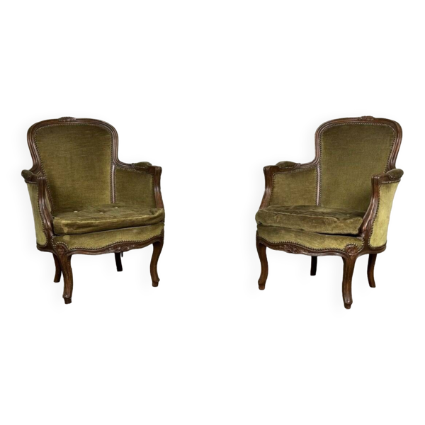 Paire de bergères de style louis xv en hêtre sculpté vers 1920