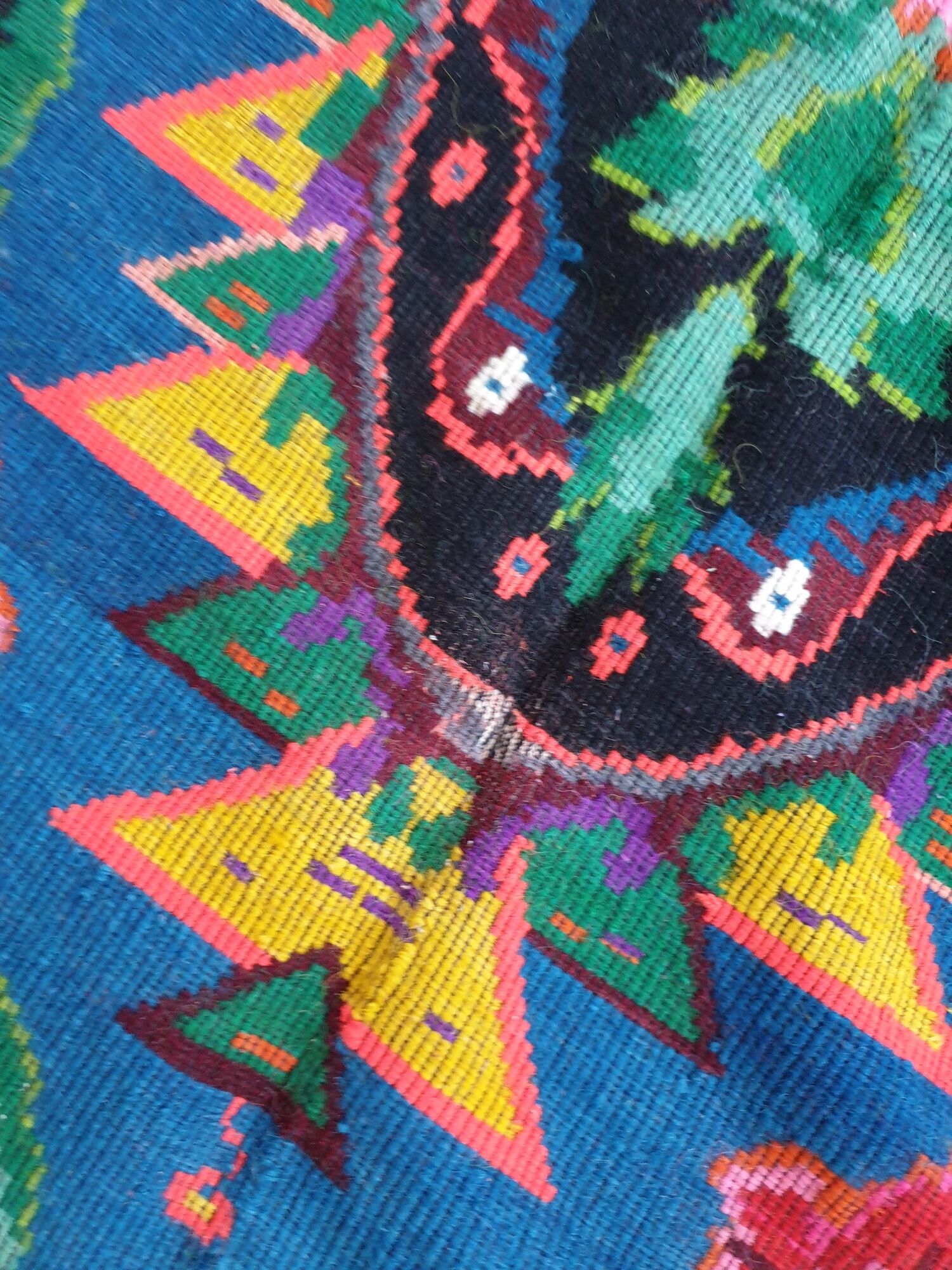 Large handmade Romanian rug 330X160cm with amazing bohemian floral design