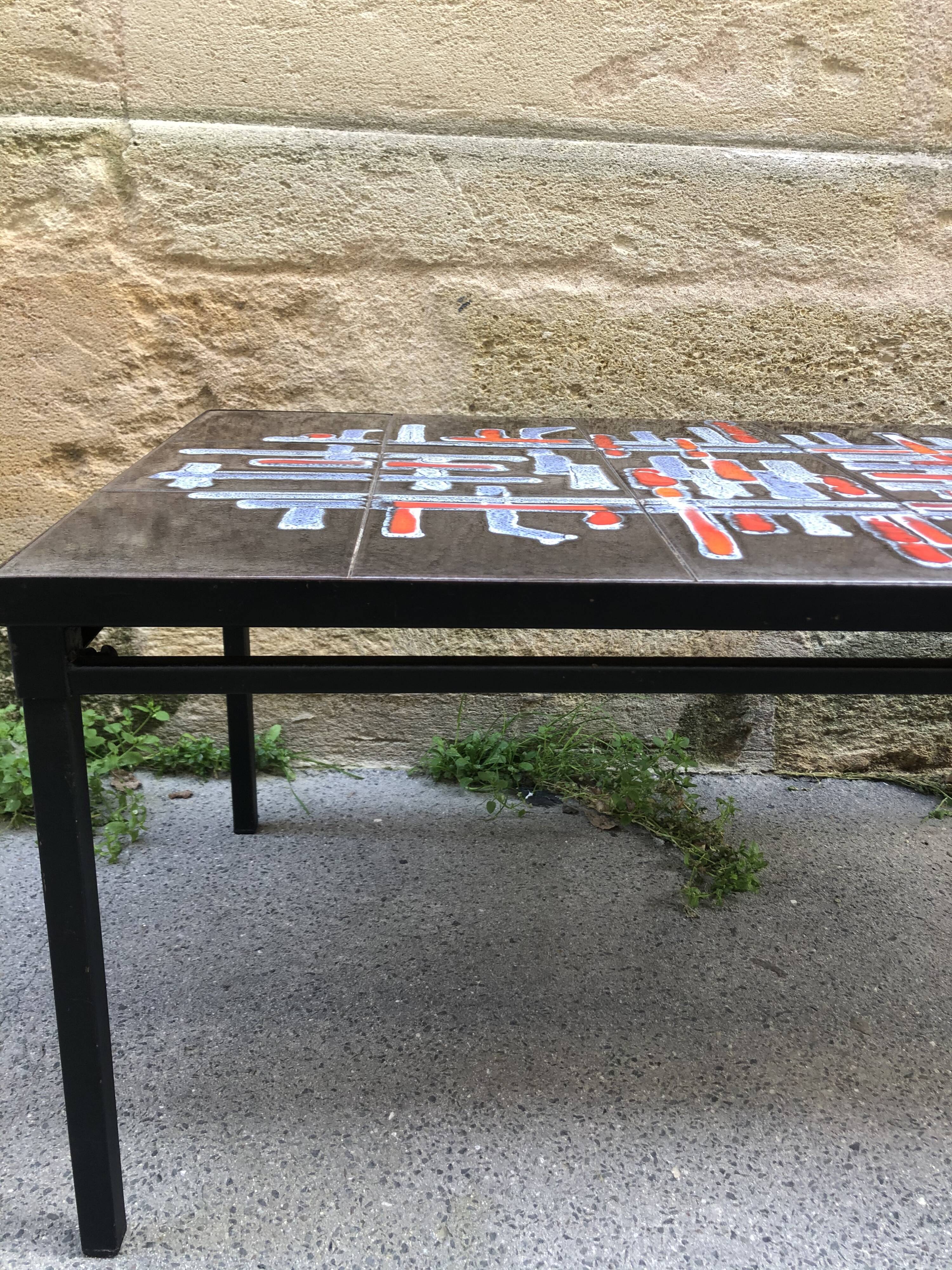 Ceramic coffee table by Adri