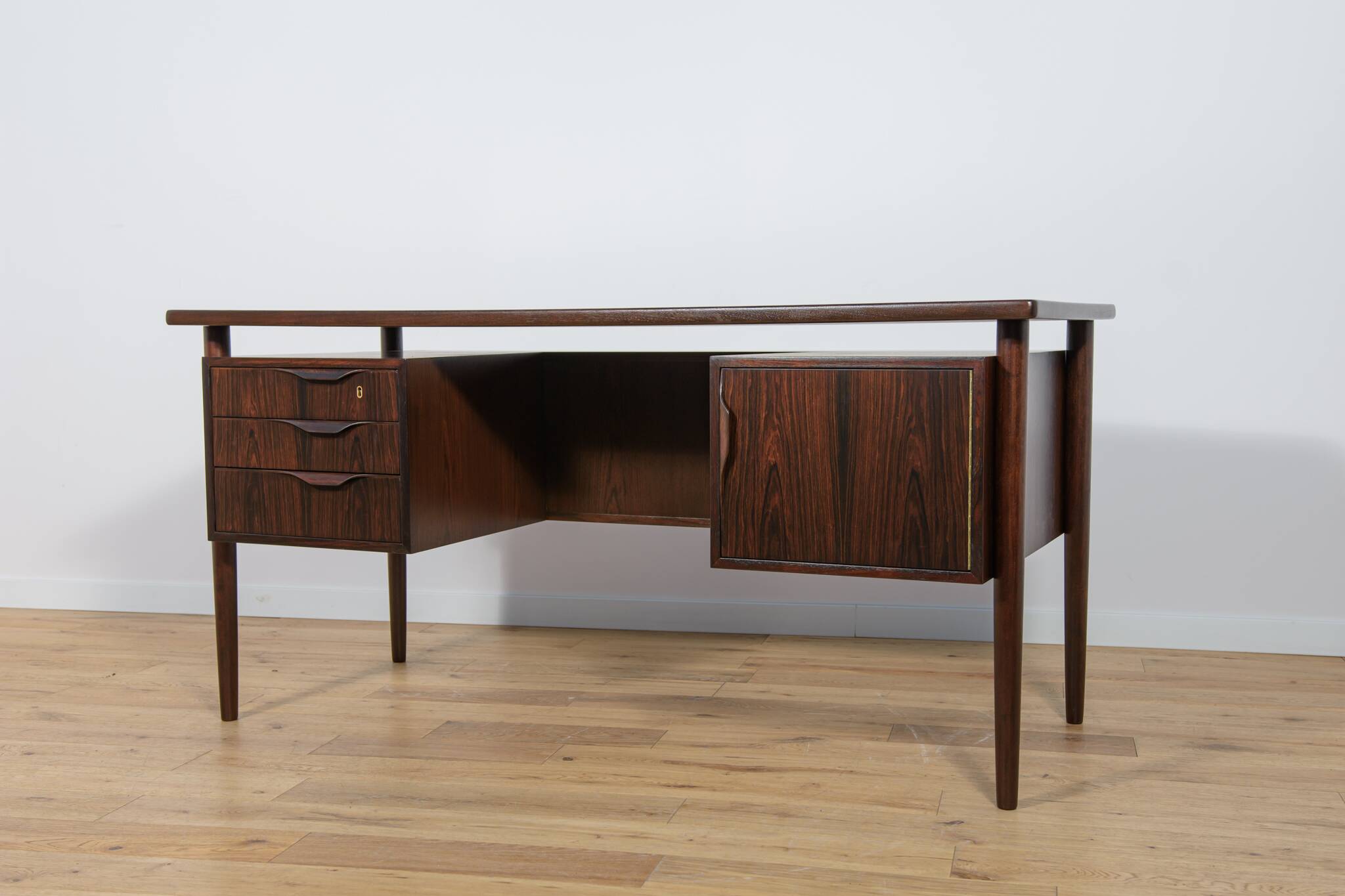 Mid-Century Freestanding Rosewood Desk, Denmark, 1960s