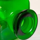 Duo de flacons-carafes en verre vert vintages