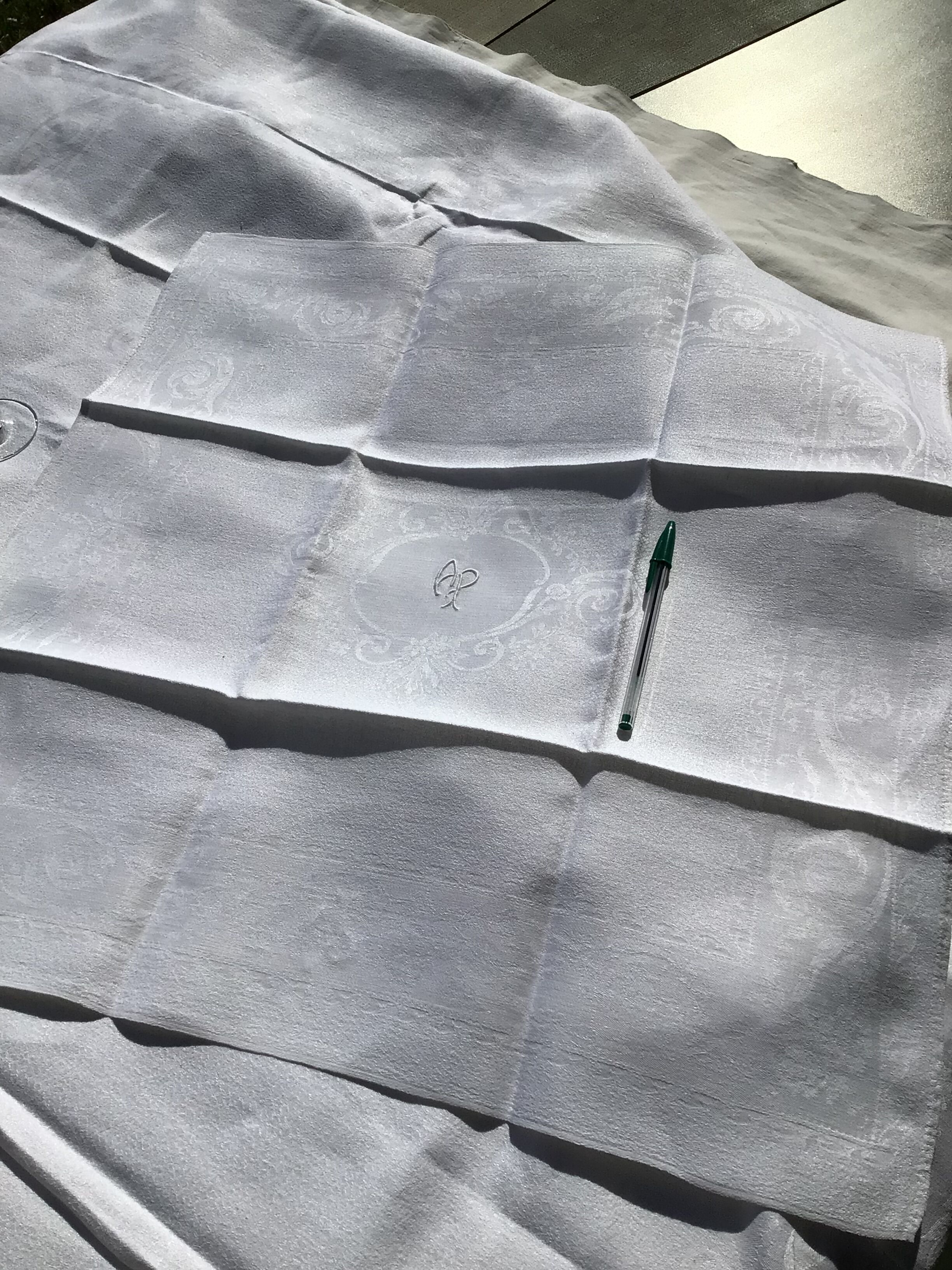 AP embroidered square tablecloth with 6 towels