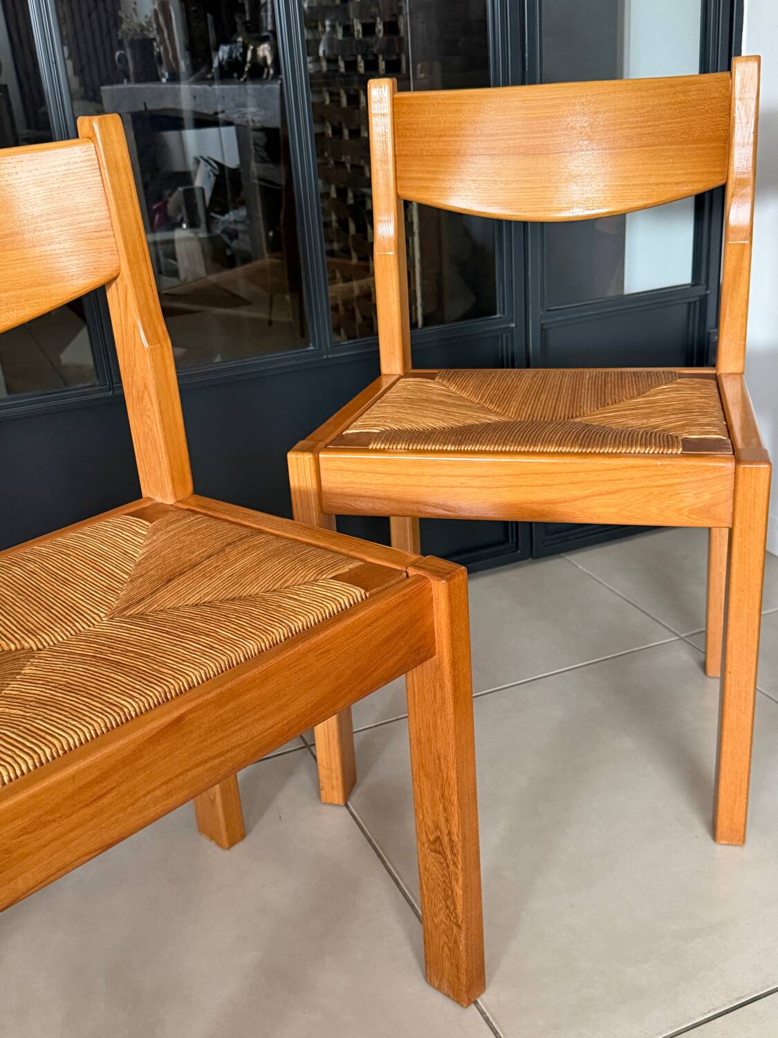 Pair of solid elm chairs with straw – Maison Regain, here