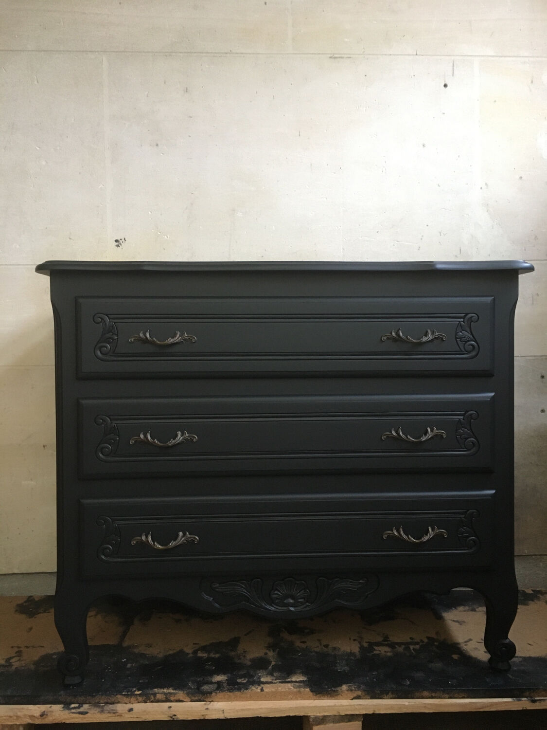 Black vintage chest of drawers