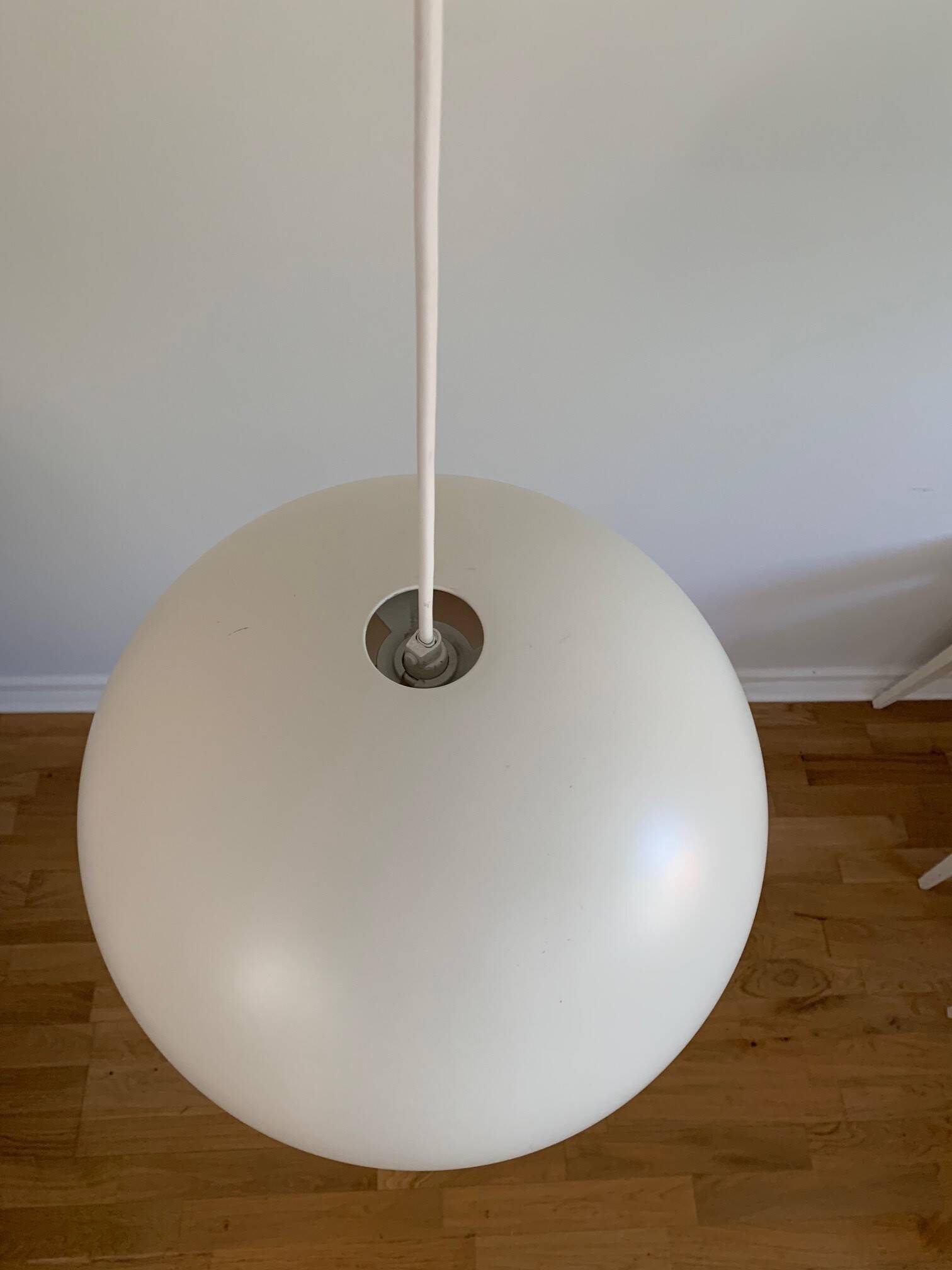 suspension métal blanche - Suède années 80/90