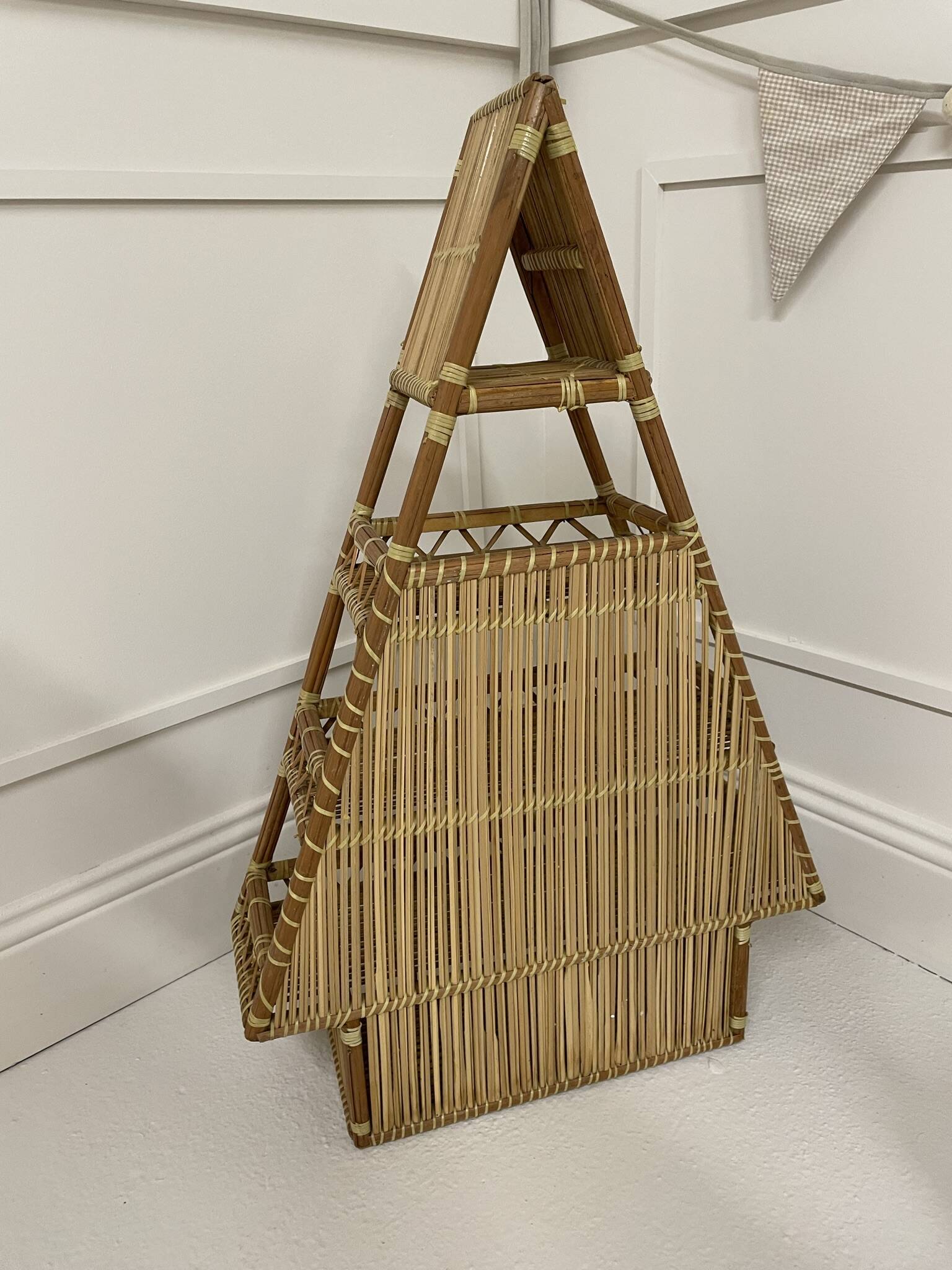 Etagère en forme de sapin