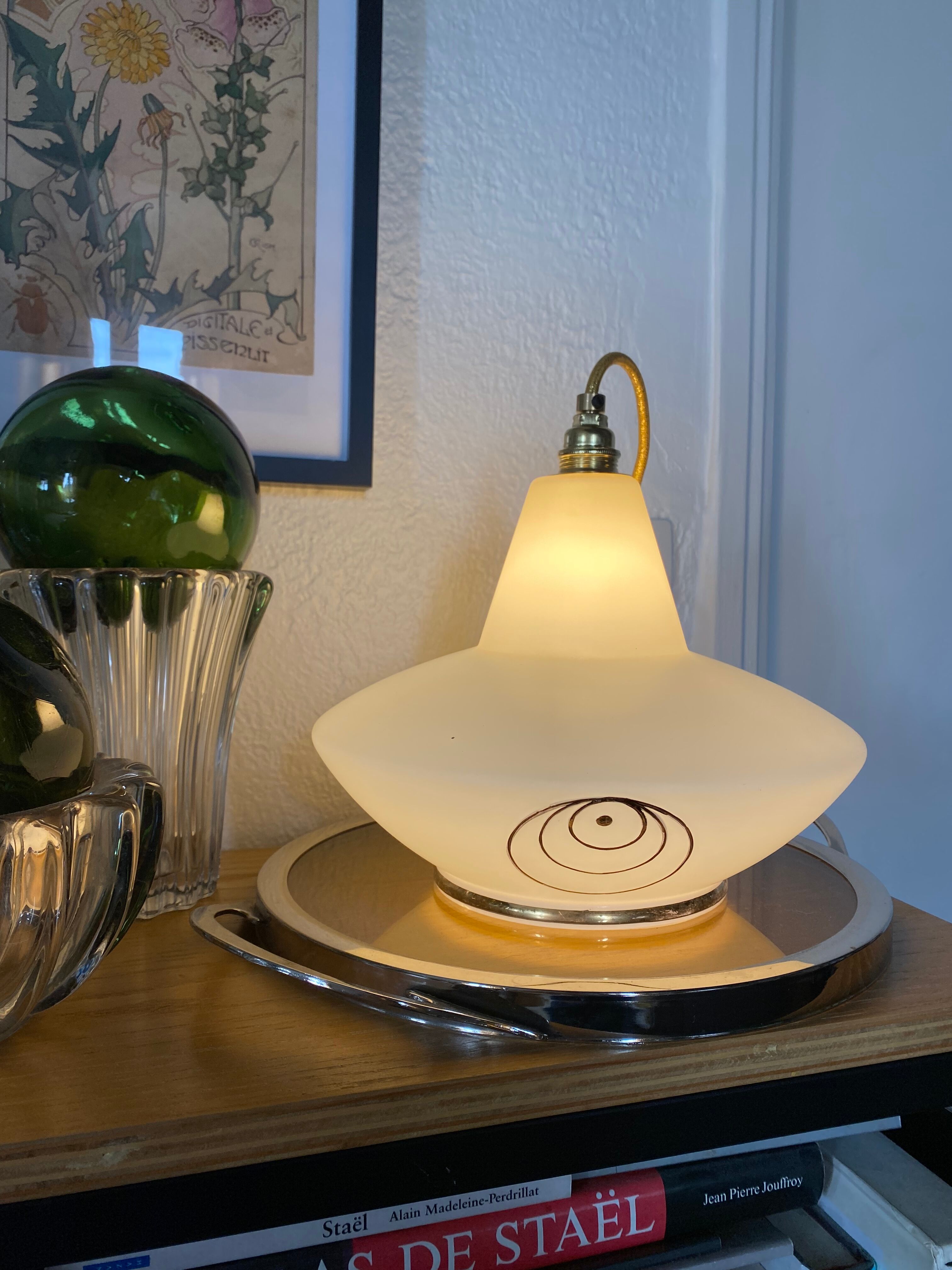 Suspension 50s in white opaline