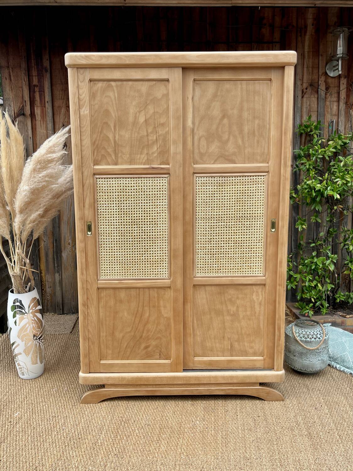 Sliding door wardrobe