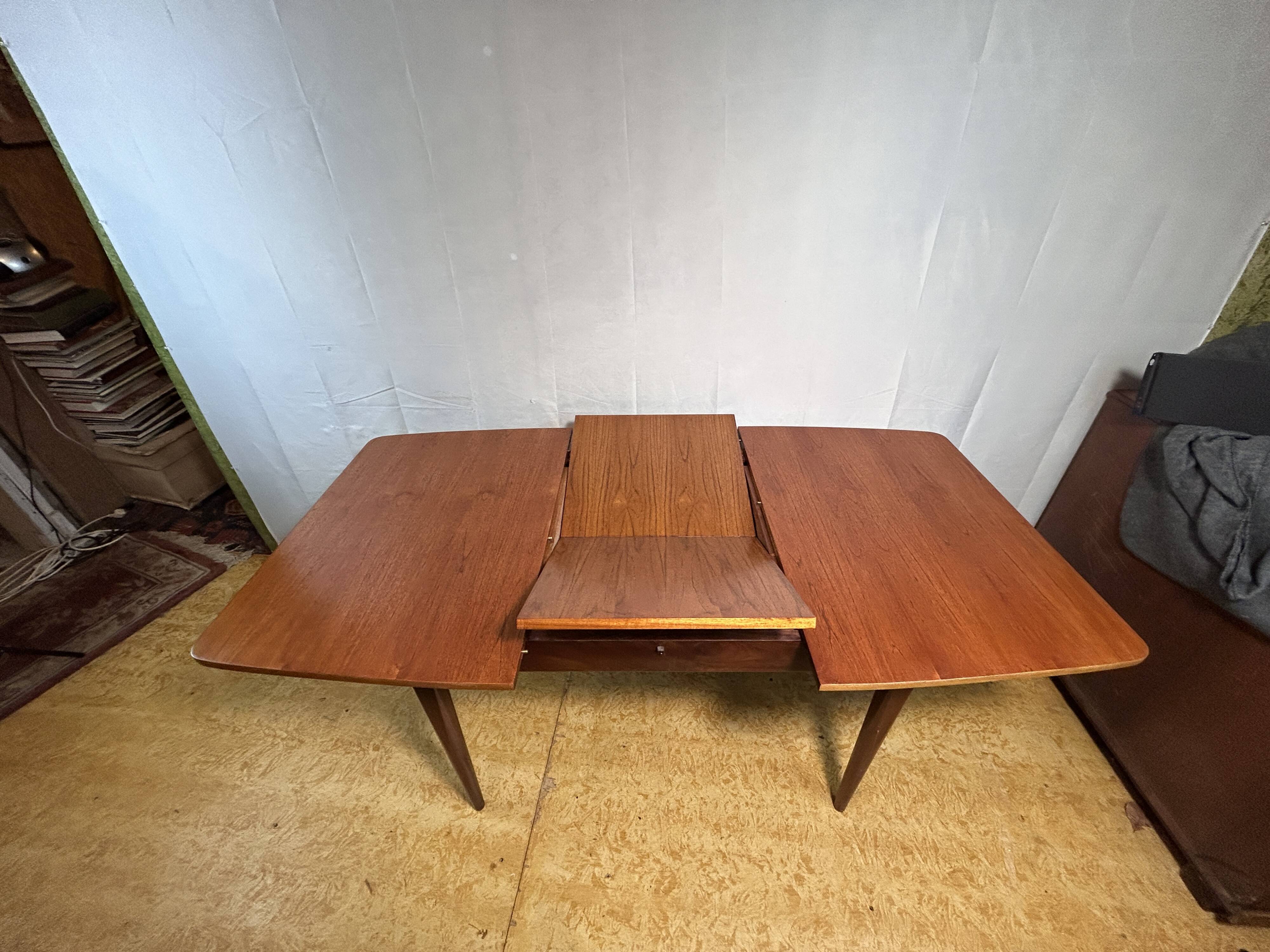 Mid Century retro vintage teak extending dining table by Elliots of Newbury 1960