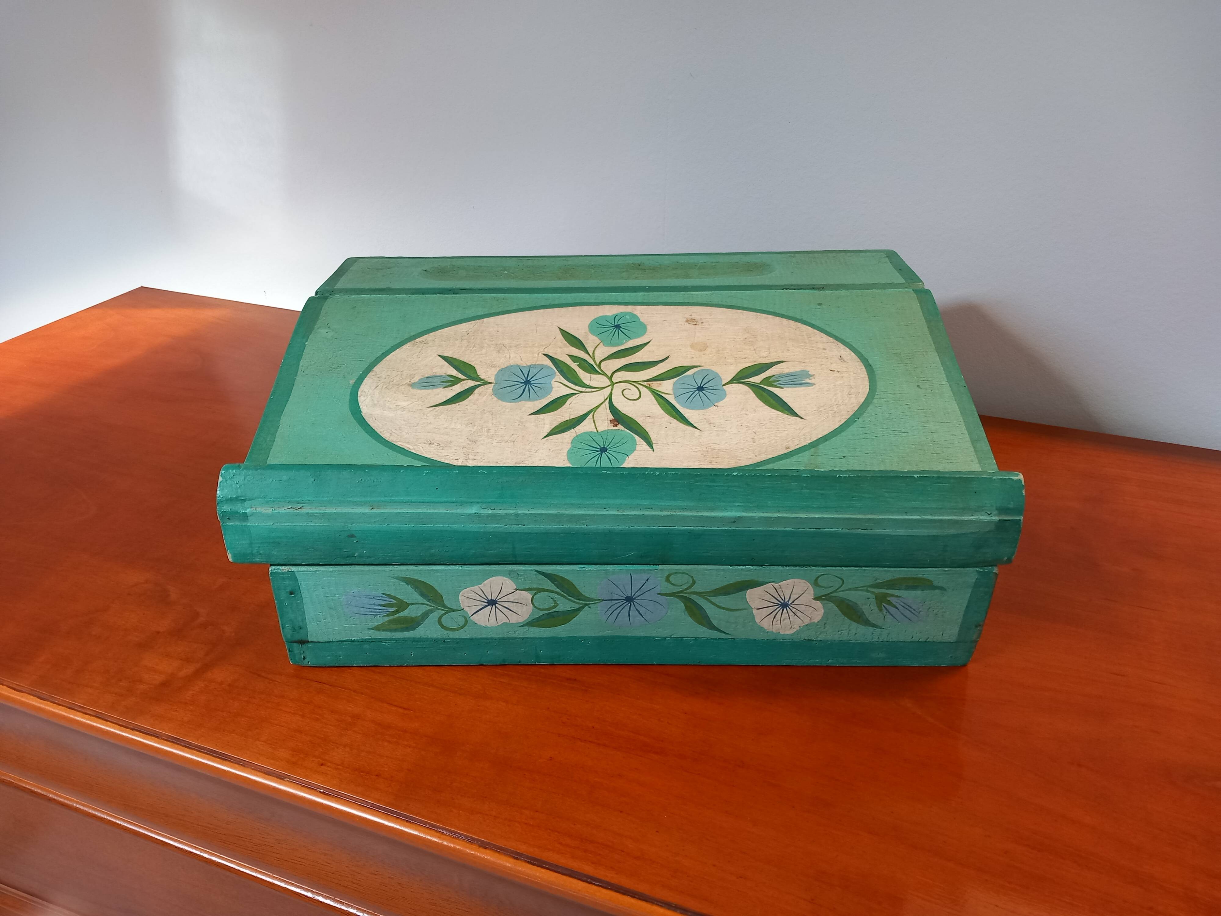 Vintage writing desk / storage (mid 1980) in solid wood, made and painted by hand