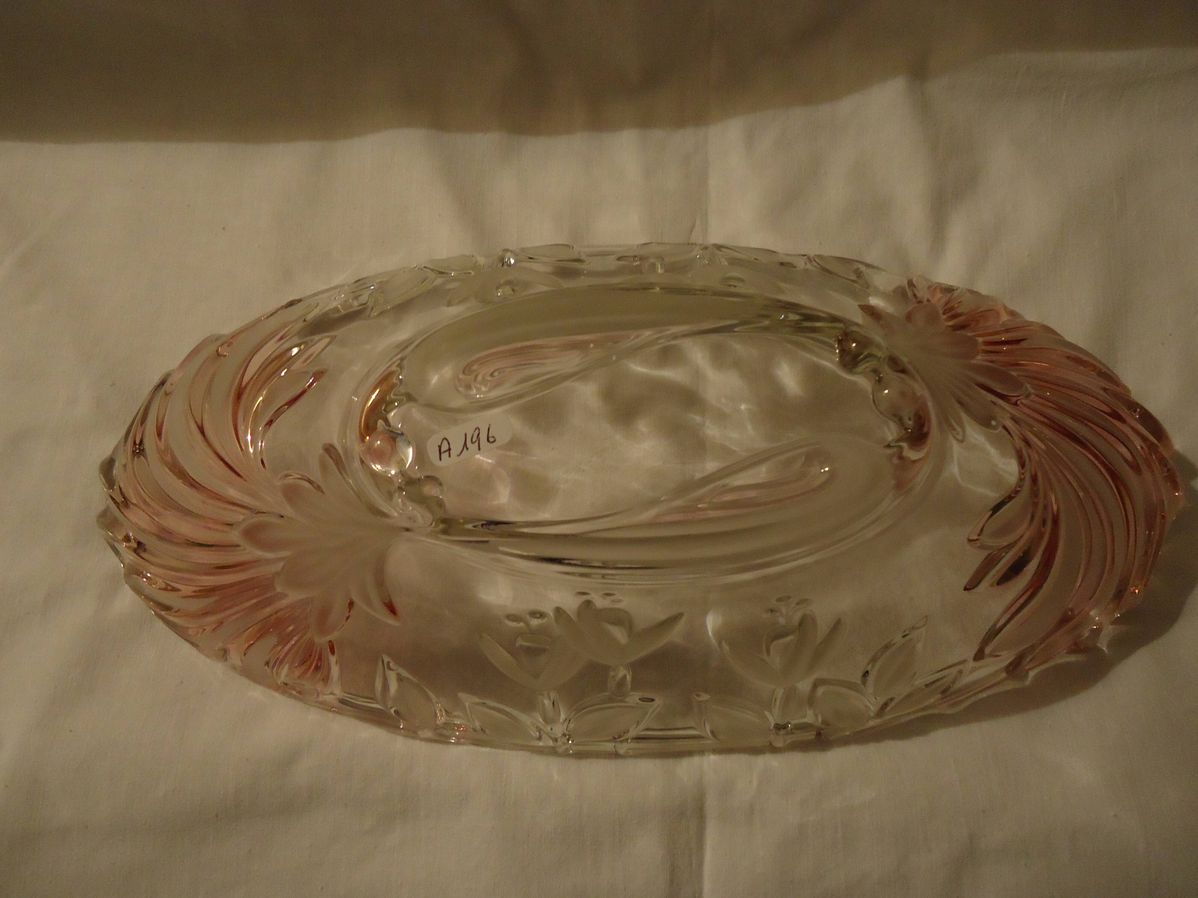 Oval bowl in crystal and frosted glass, pink and frosted.