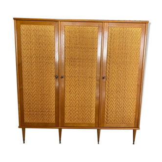 Armoire en chêne et rotin