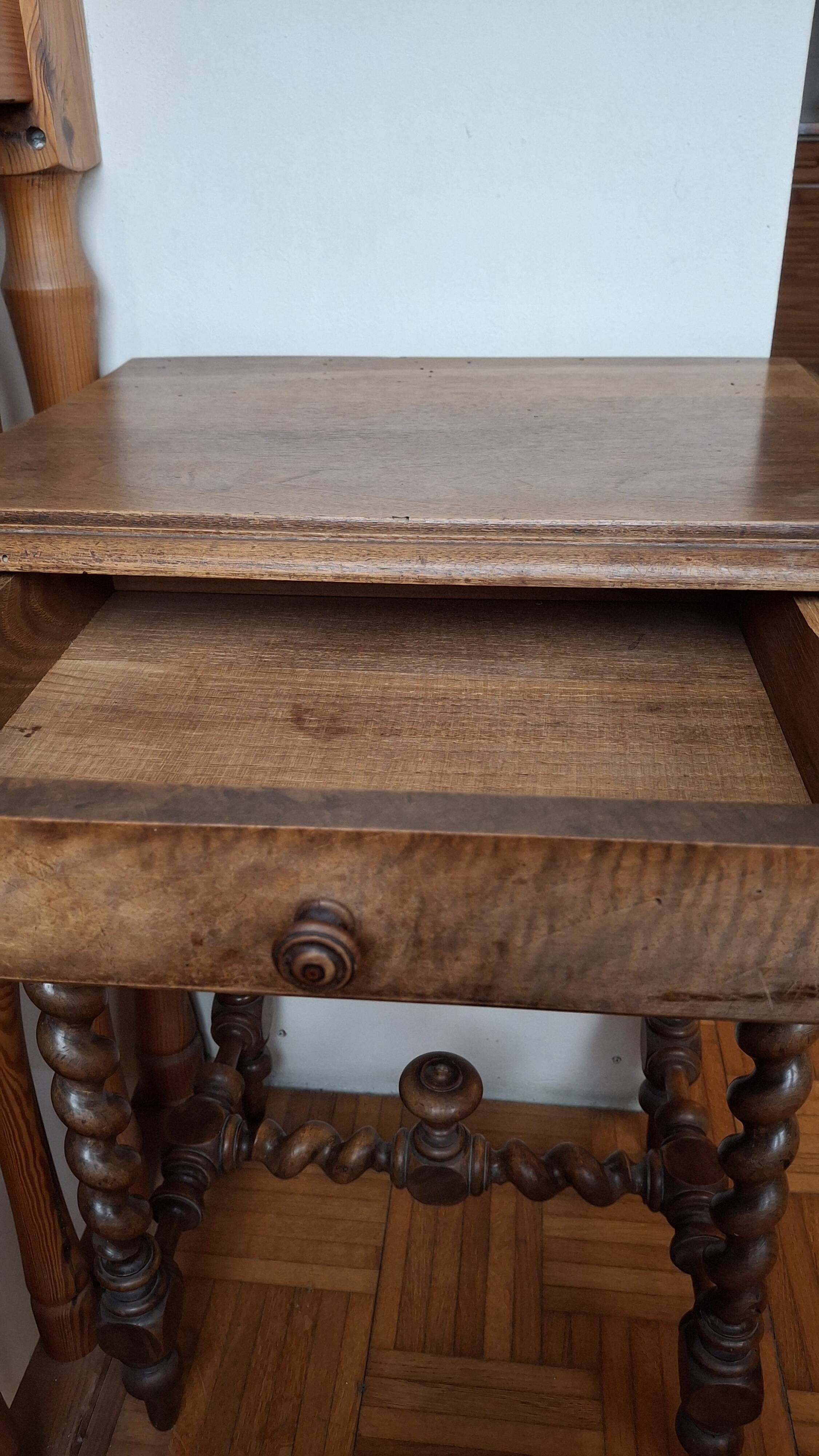 Side table, Louis XIII style console in walnut.