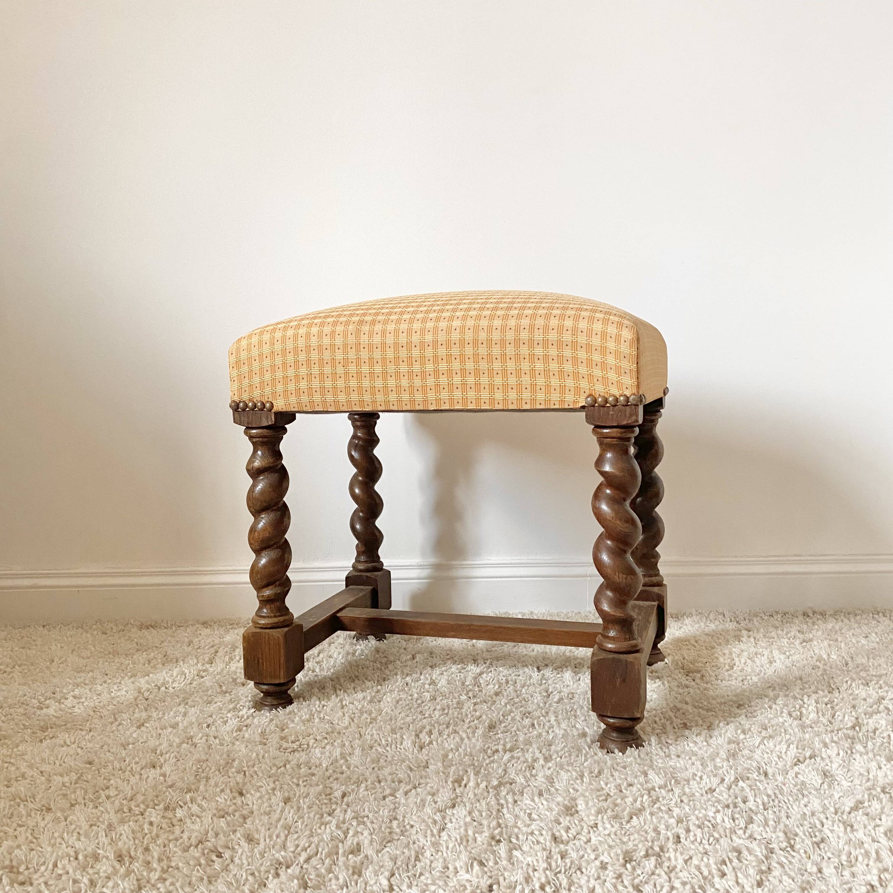 Stool with turned legs