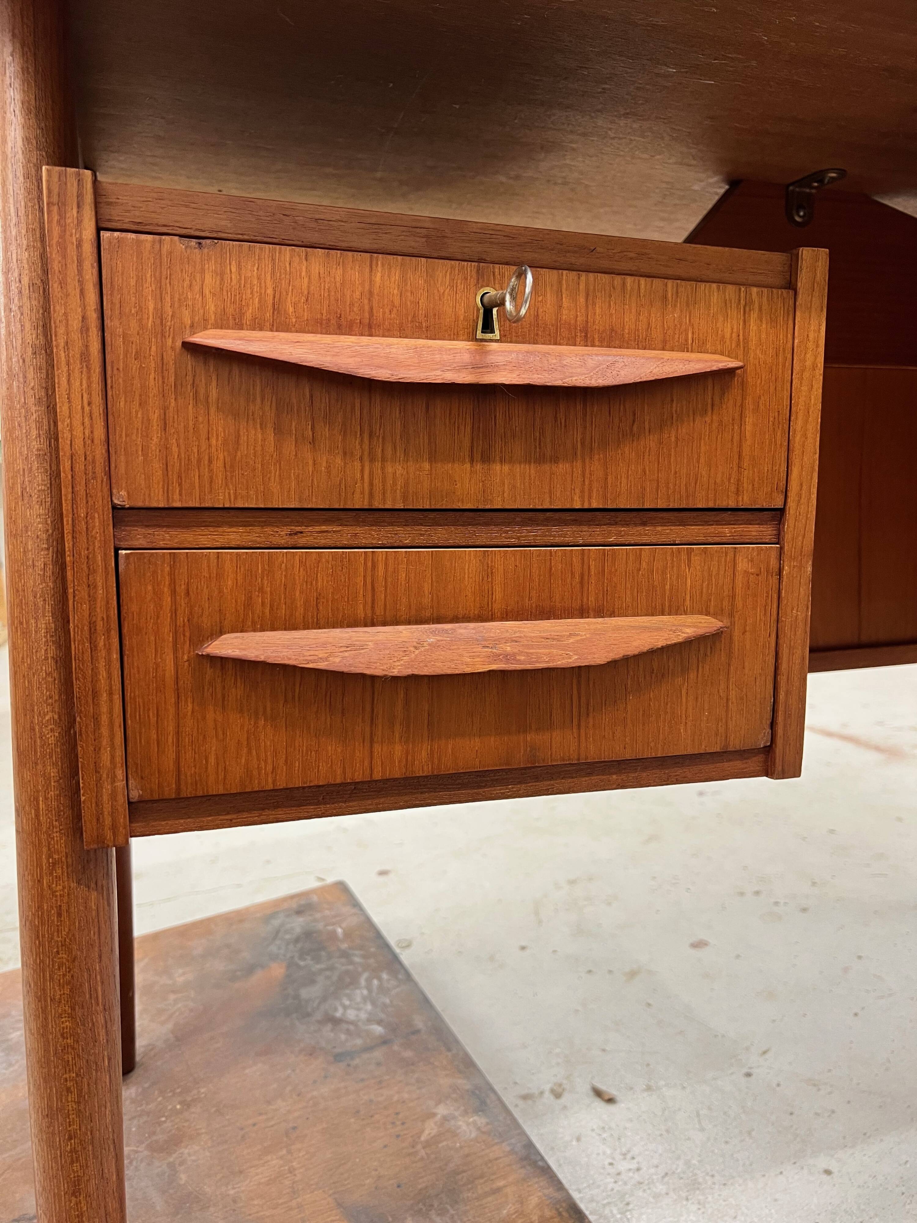 Petite Teak Desk By Gunnar Nielsen For Tibergaarden