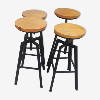 Lot de quatre tabourets de bar indus reglable