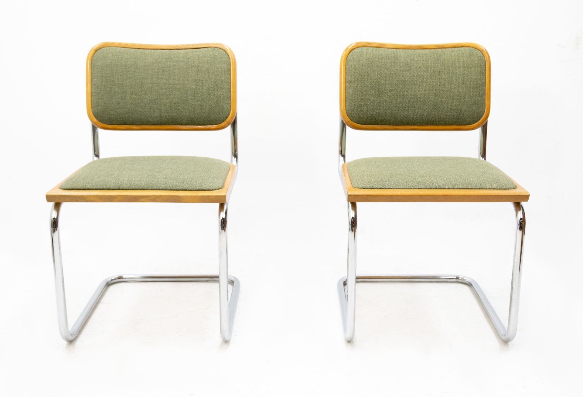Marcel Breuer S32 cantilever chairs