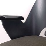 Beautiful modernist armchairs in the style of Oswald Haerdtl, Backhausen, Austria.