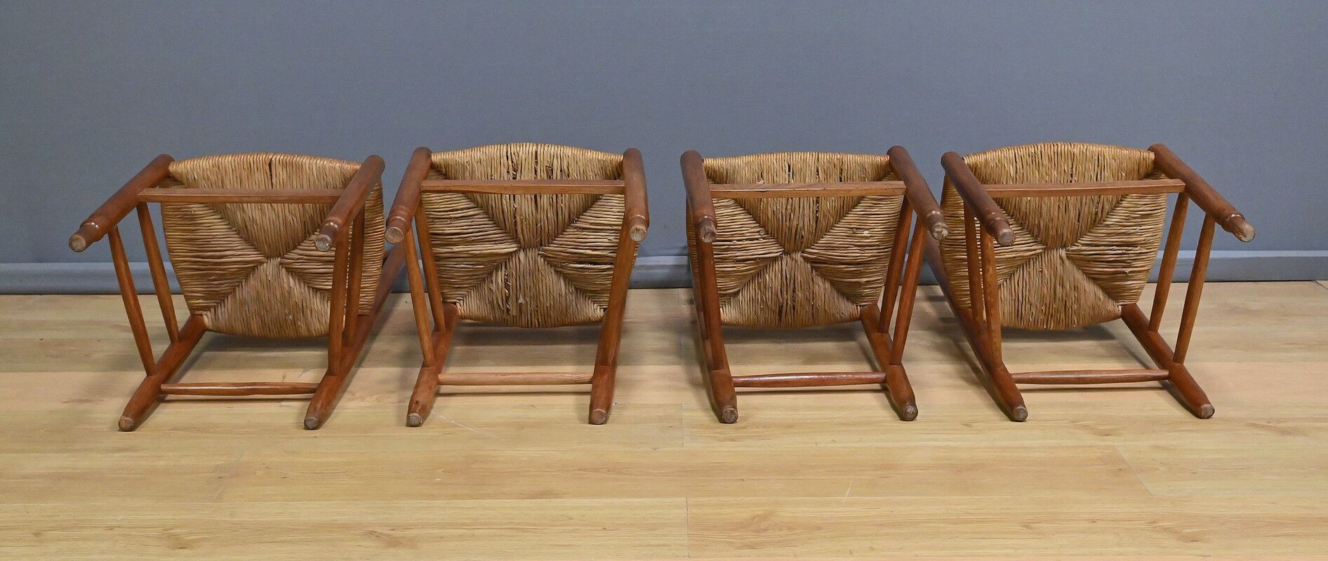 Set of 4 rush-seated chairs in cherry wood – late 19th century