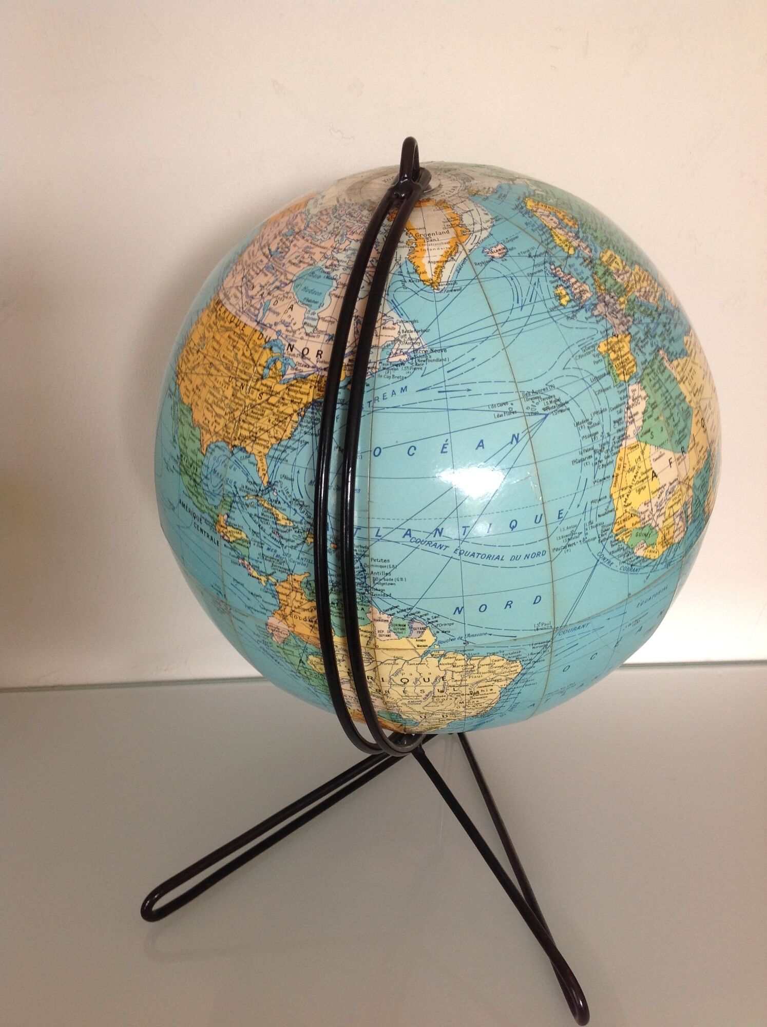 Girard Barrère cardboard globe with tripod foot /vintage 50-60s