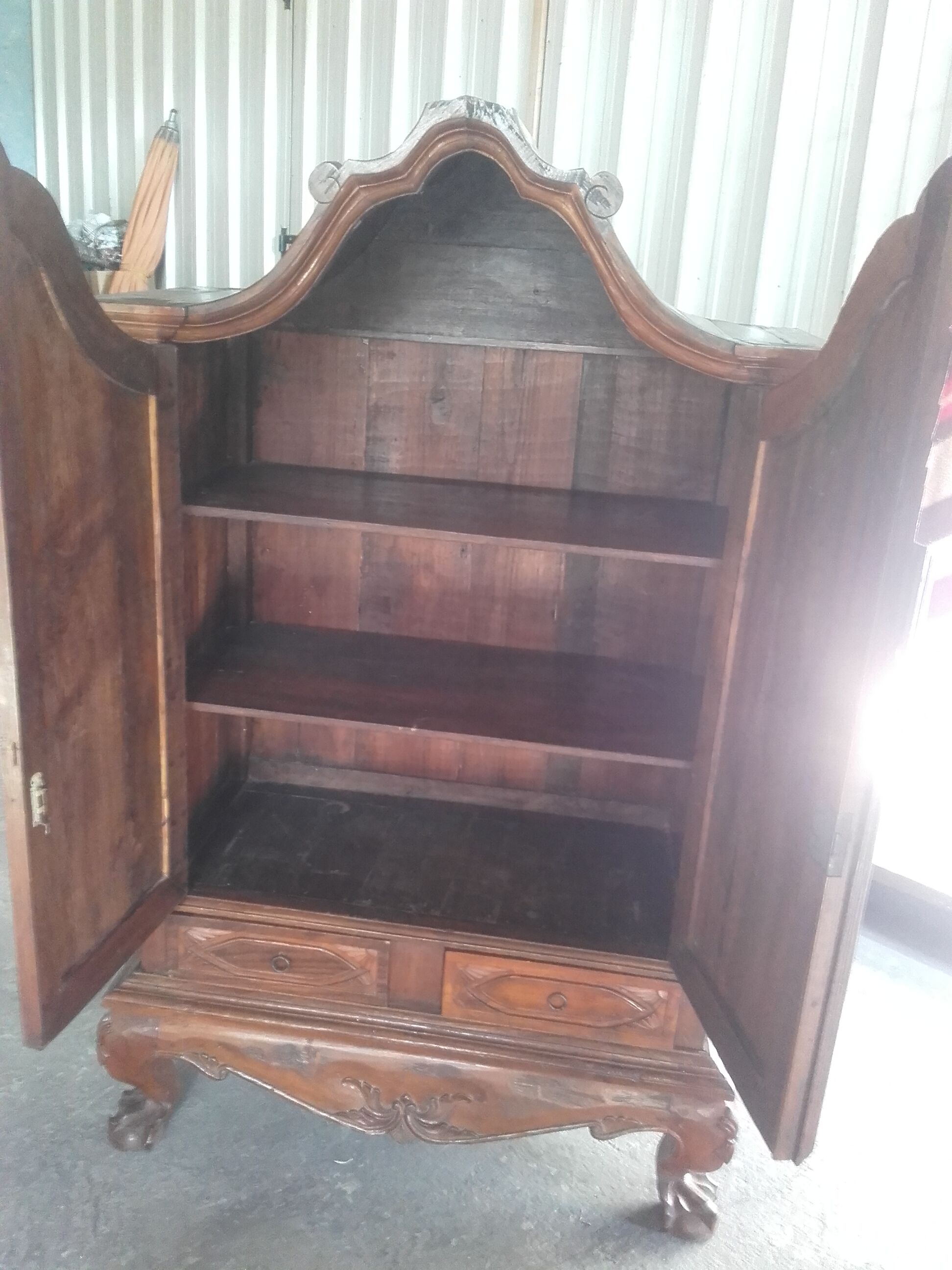 Indonesian wardrobe