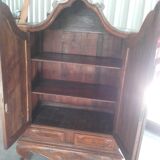 Indonesian wardrobe
