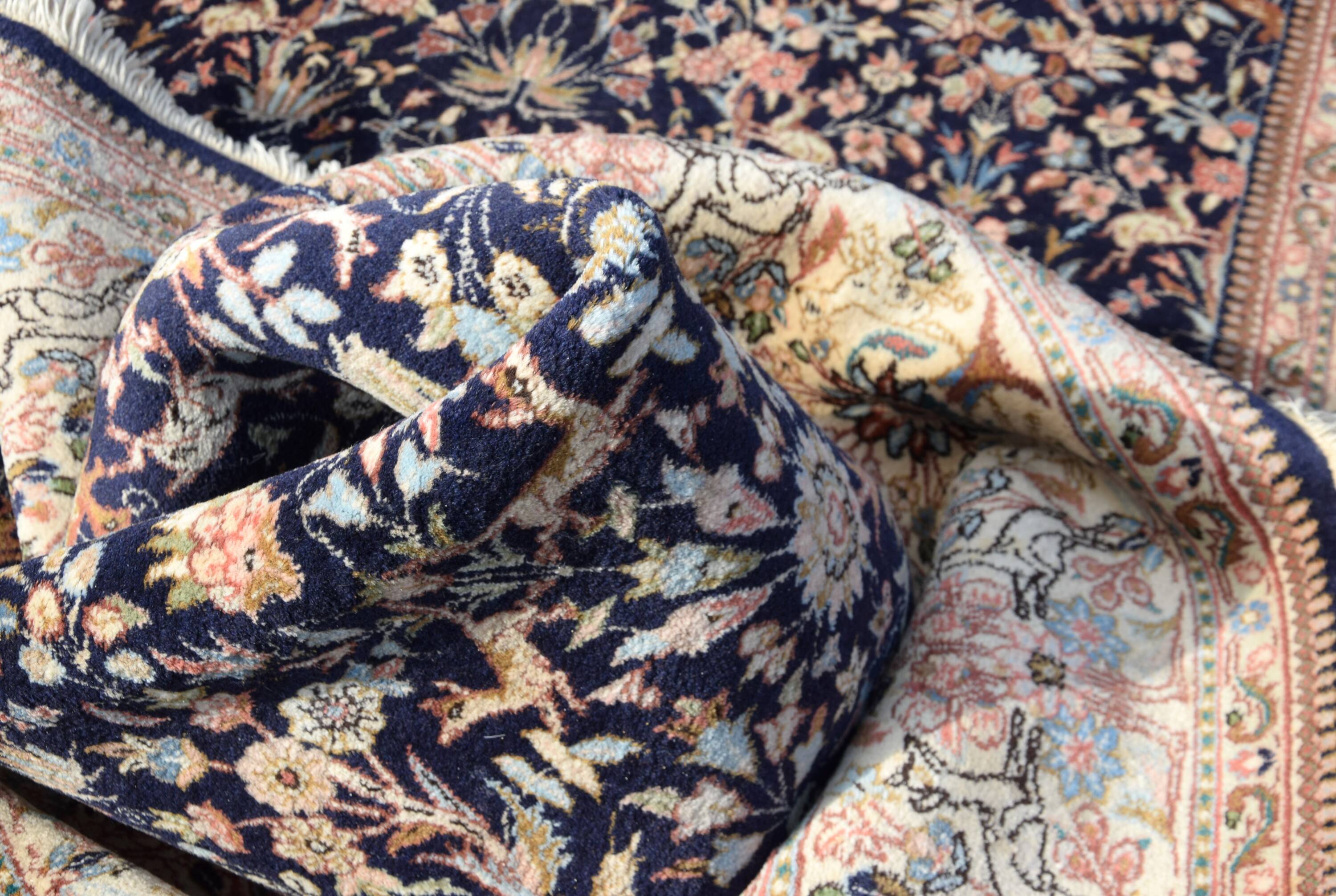 Handmade Indo-Kirman oriental rug. Dimensions: 2.70 x 1.90 m.