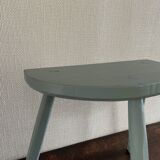 Tripod cowherd stool