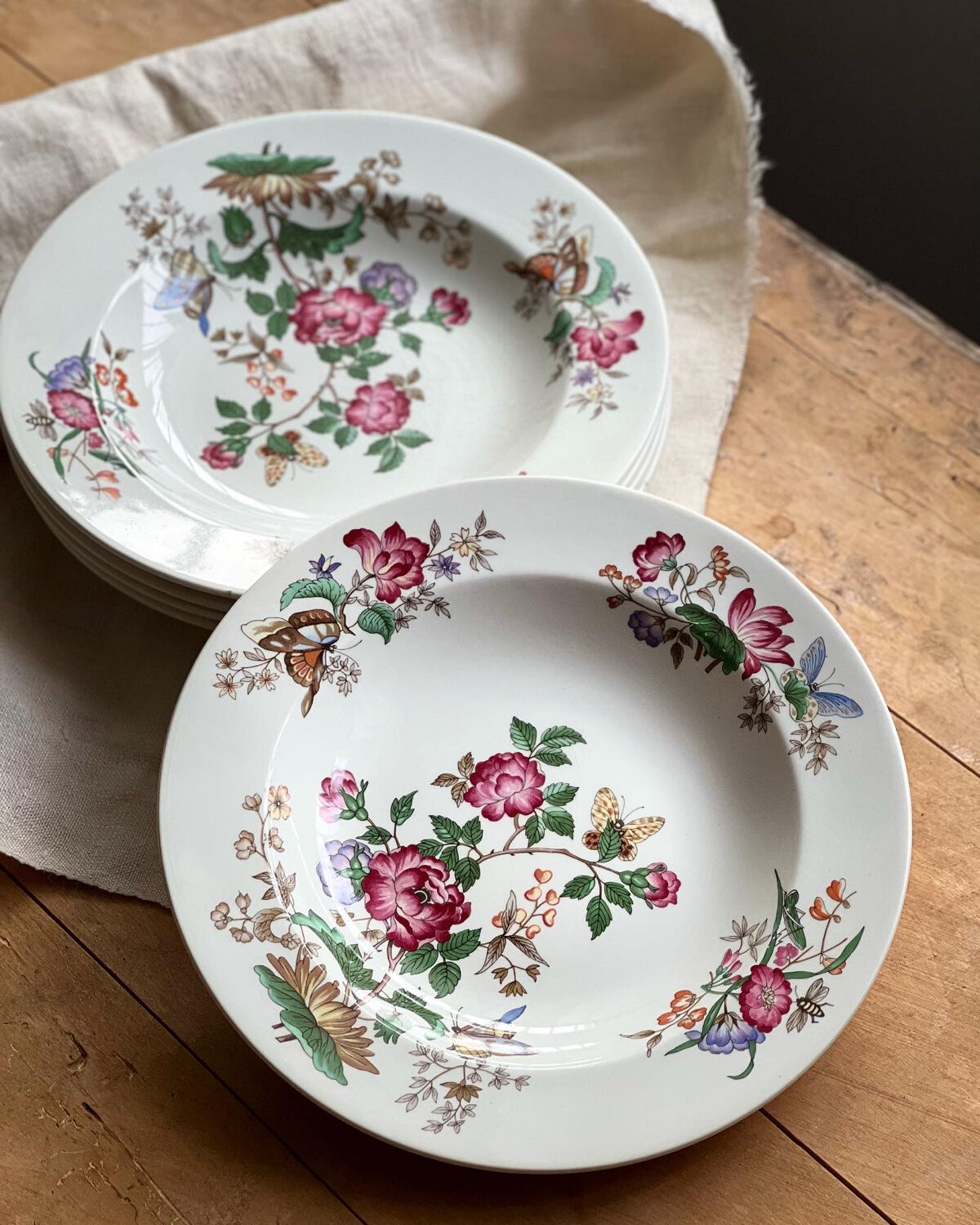 Hollow plates Wedgwood Charnwood