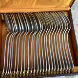 Box and its cutlery