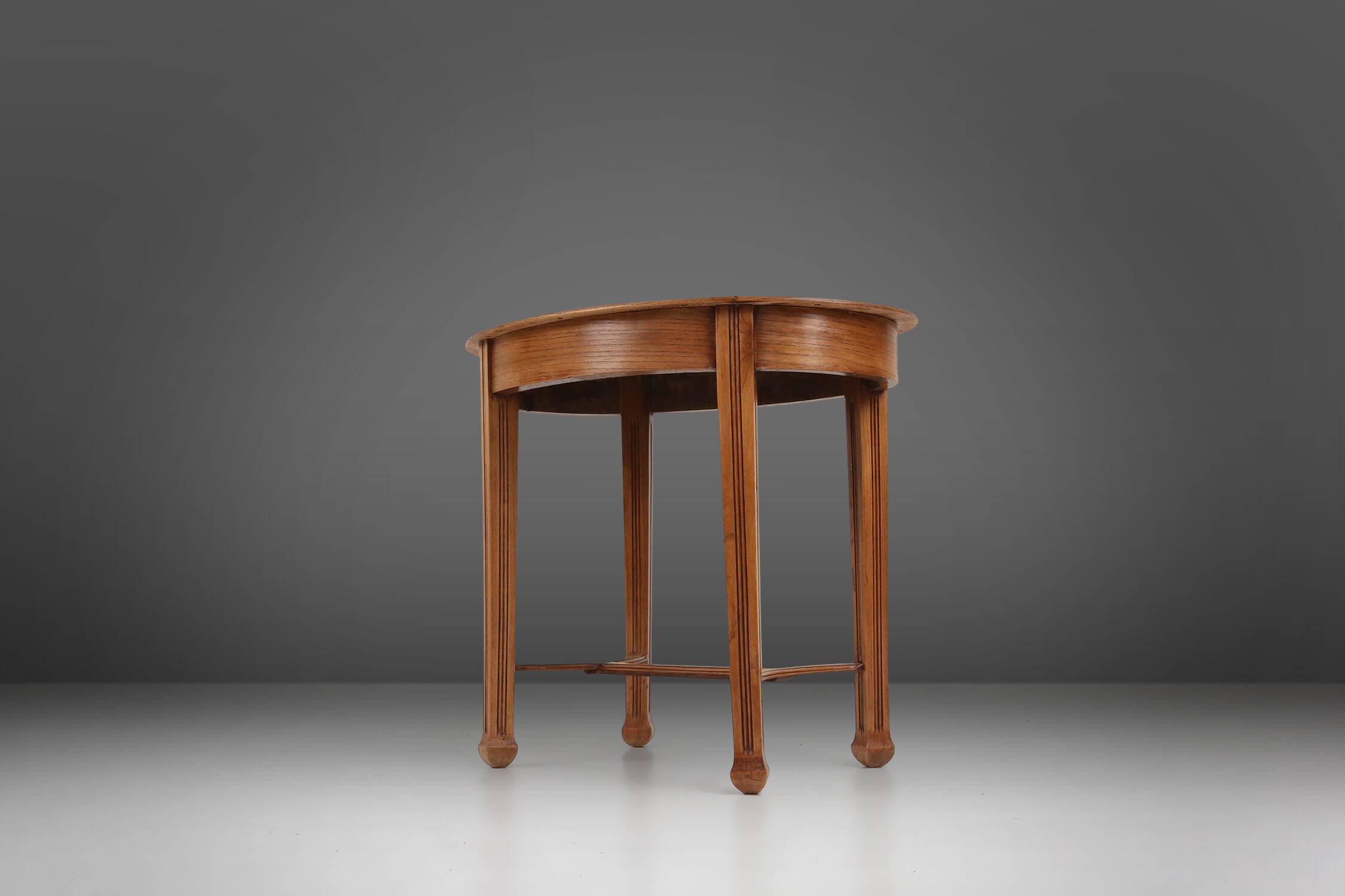 Timeless French Art Deco side table in oak, 1930s