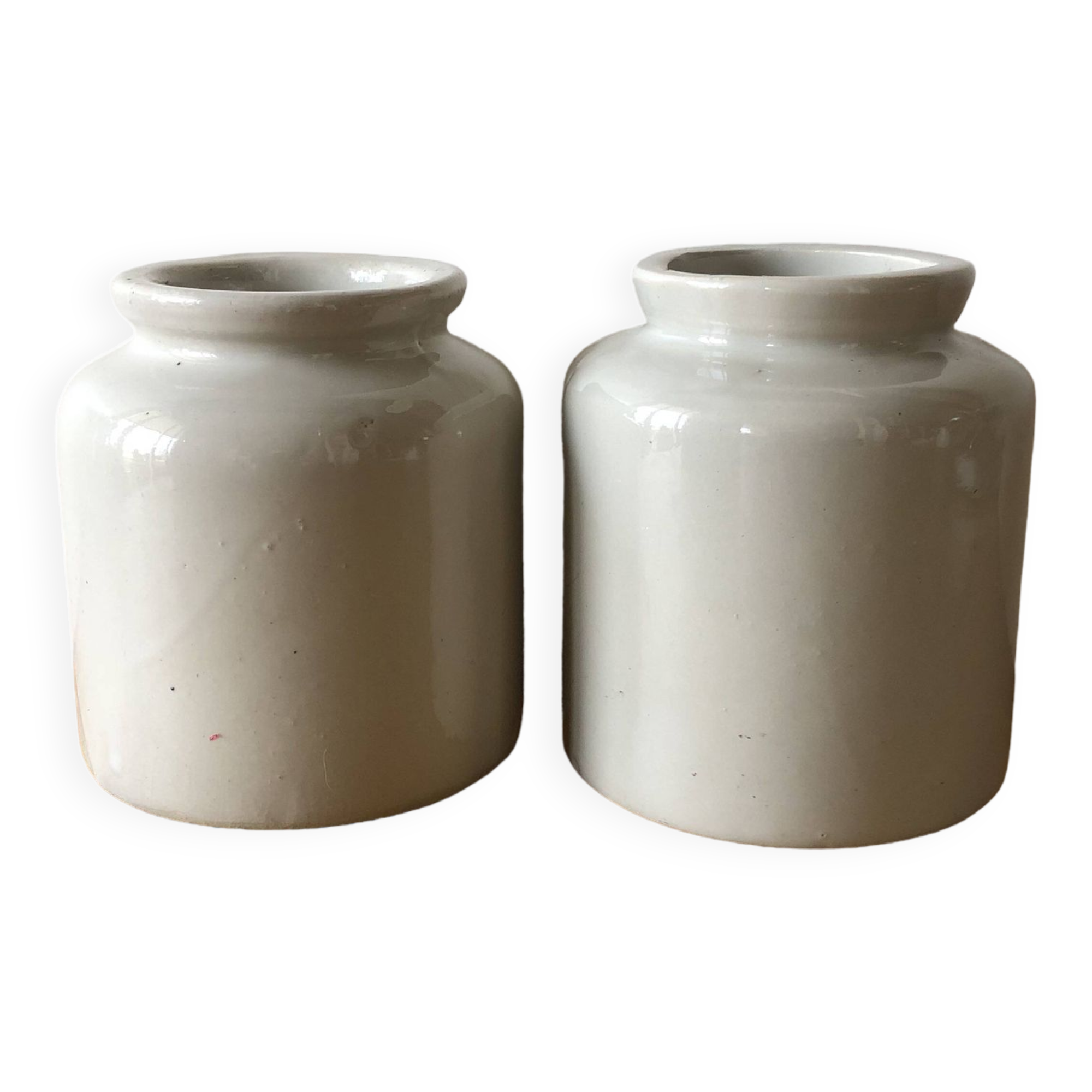 Enamelled stoneware pot