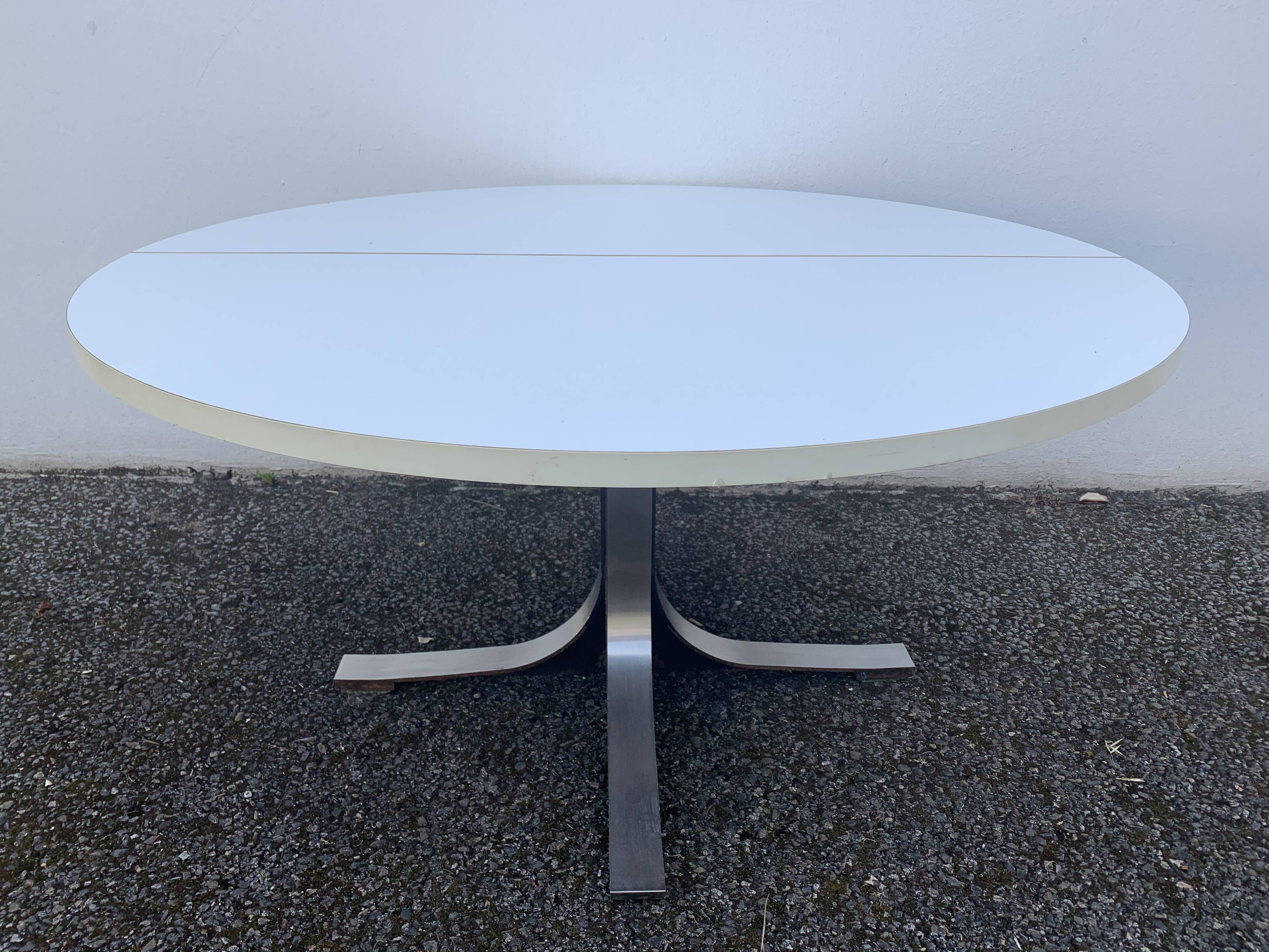 Tecno Osvaldo Borsani table 1970