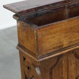 Banc d'église ancien en pin avec compartiments de rangement du 18e siècle