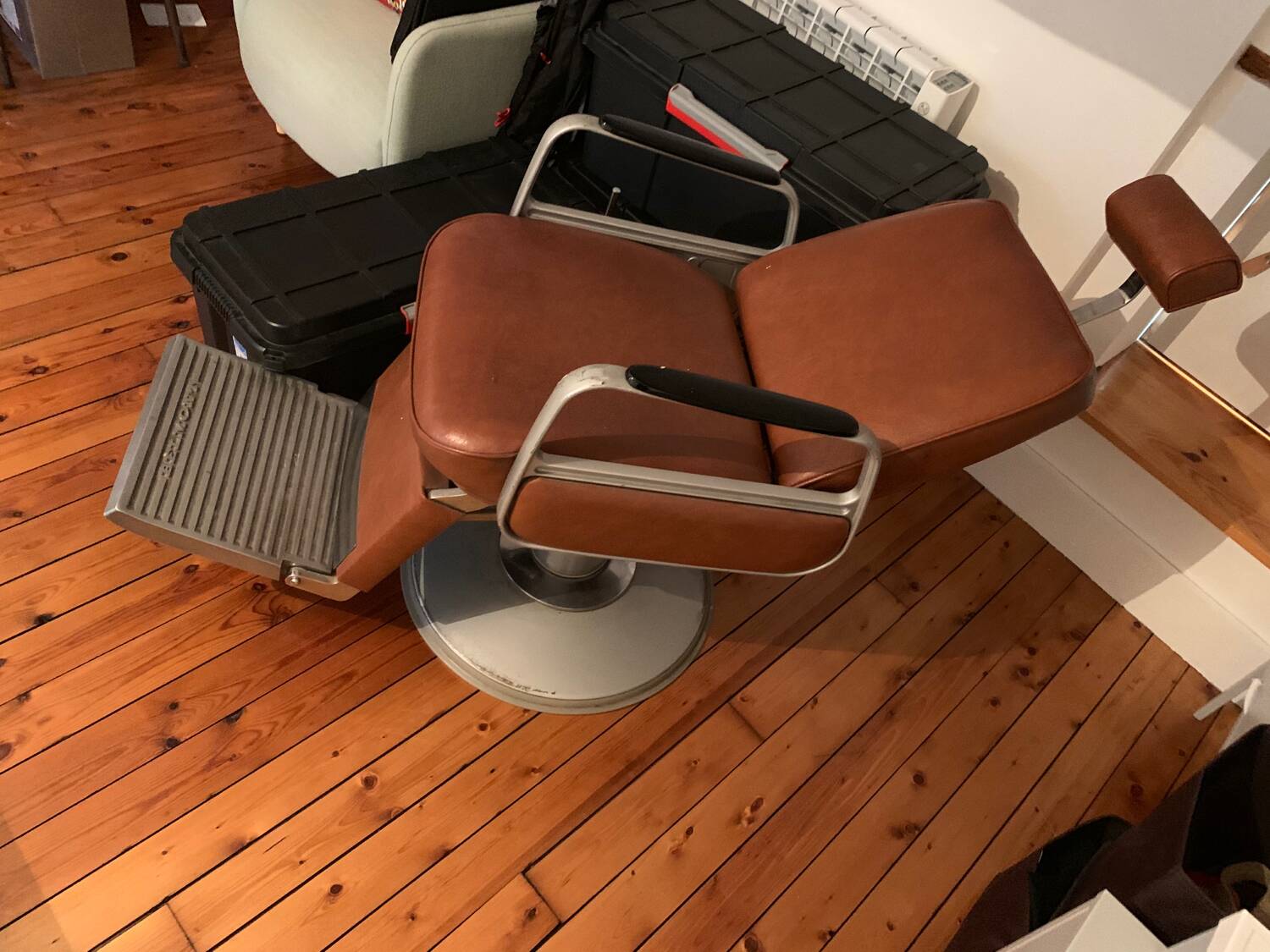 Barber chair