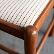 Ensemble de 6 chaises de salle à manger dans le style de Vico Magistretti.