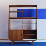 Library separator of 60s teak pieces
