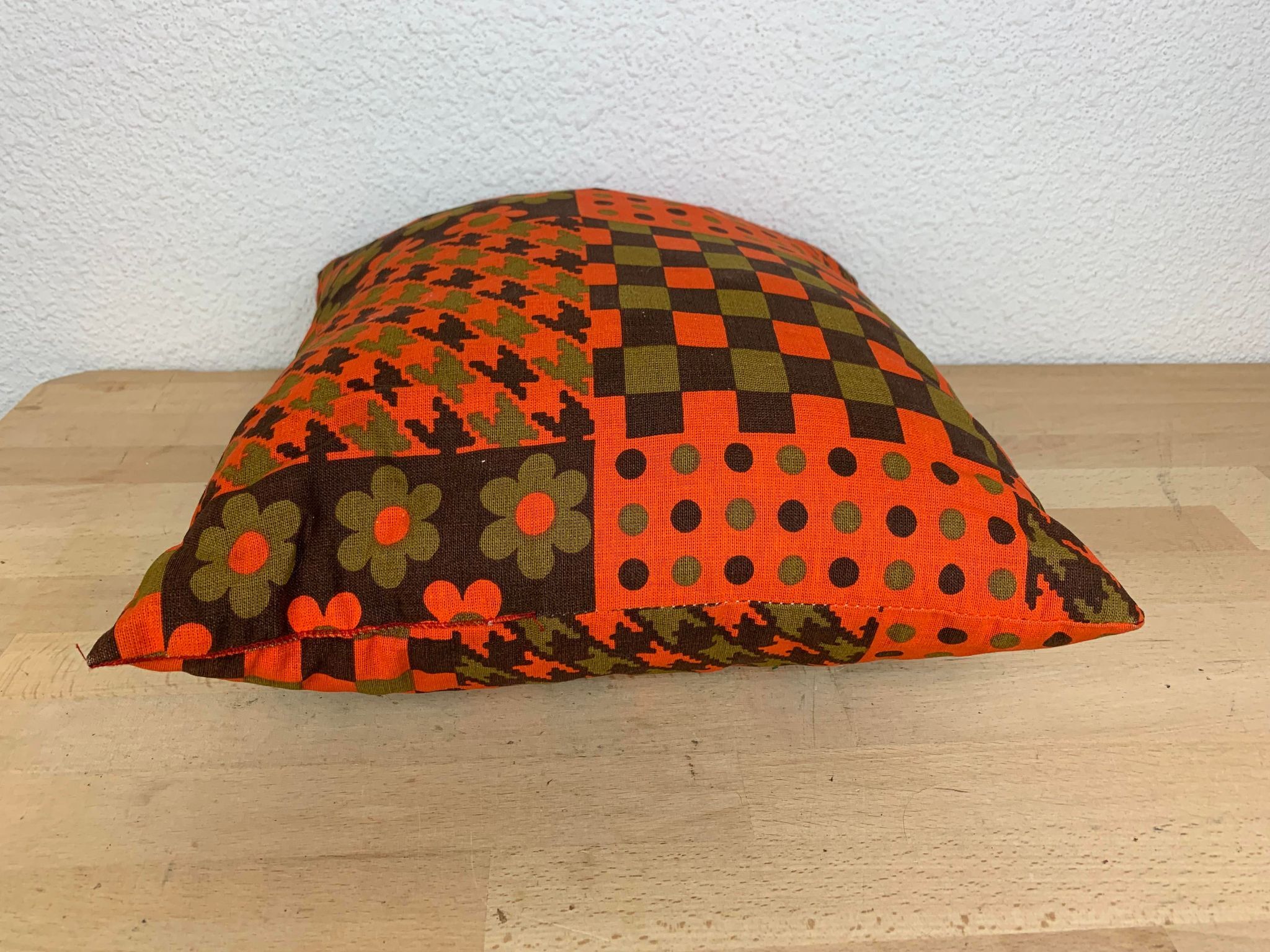 Vintage 70s flower cushion 38 x 38 cm