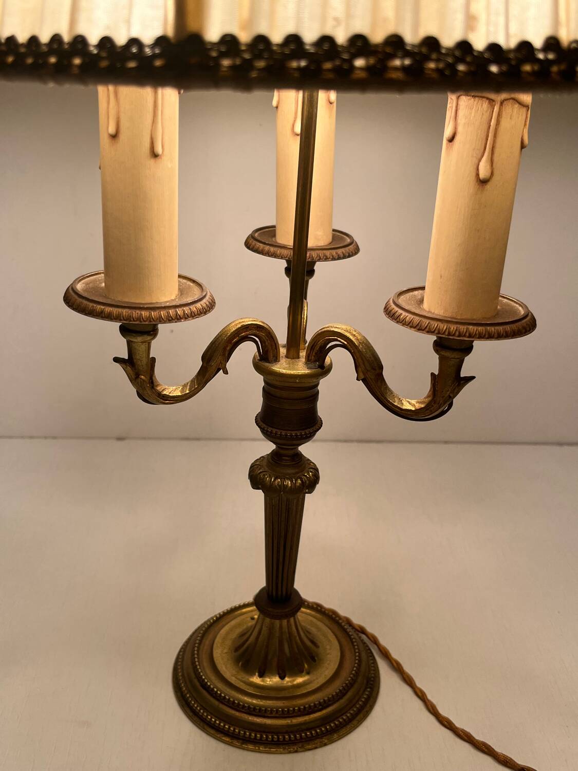Antique three-light Bouillotte lamp - brass - Fontette Palace Caen