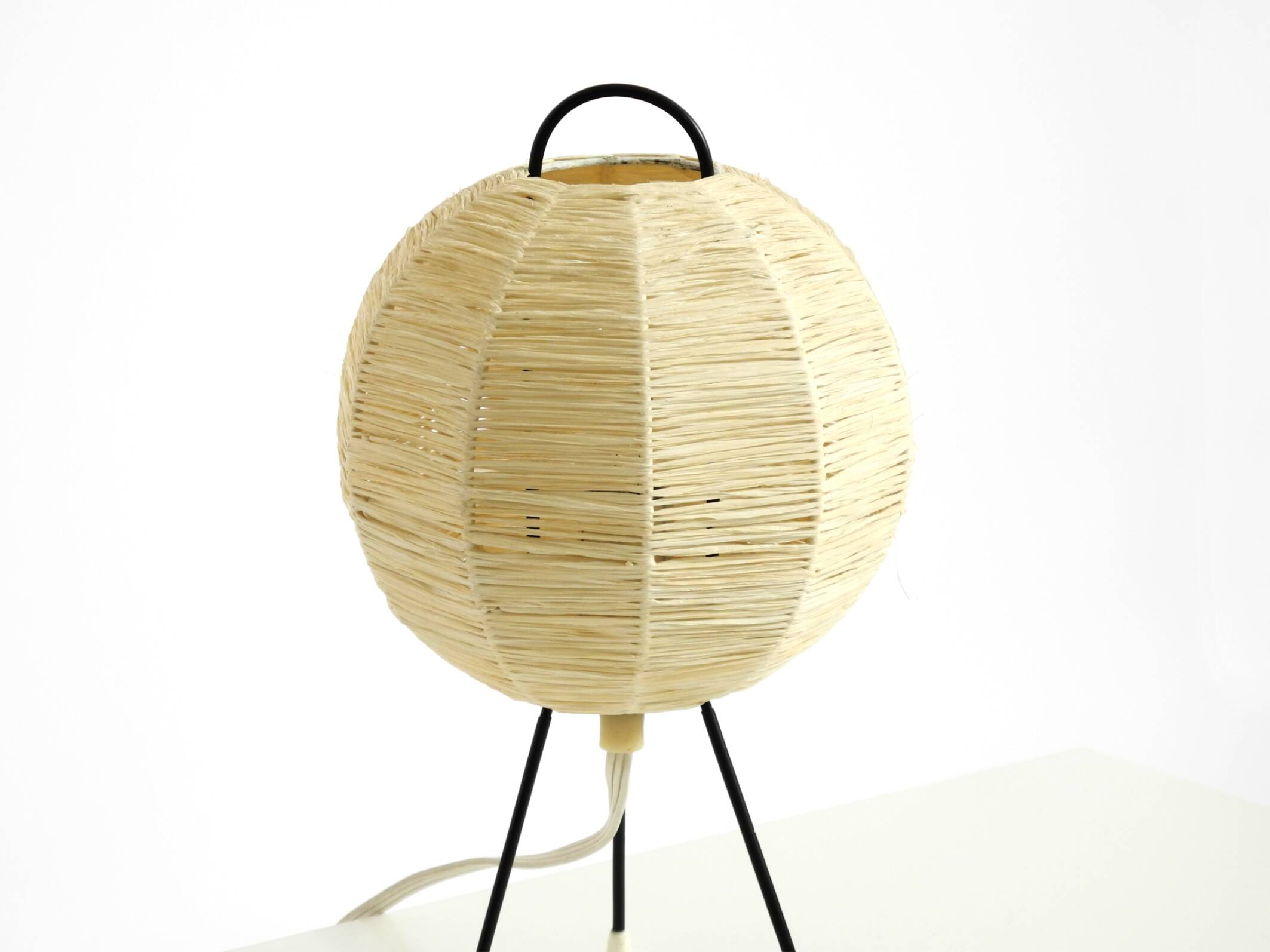 Beautiful mid-century modern tripod raffia table lamp