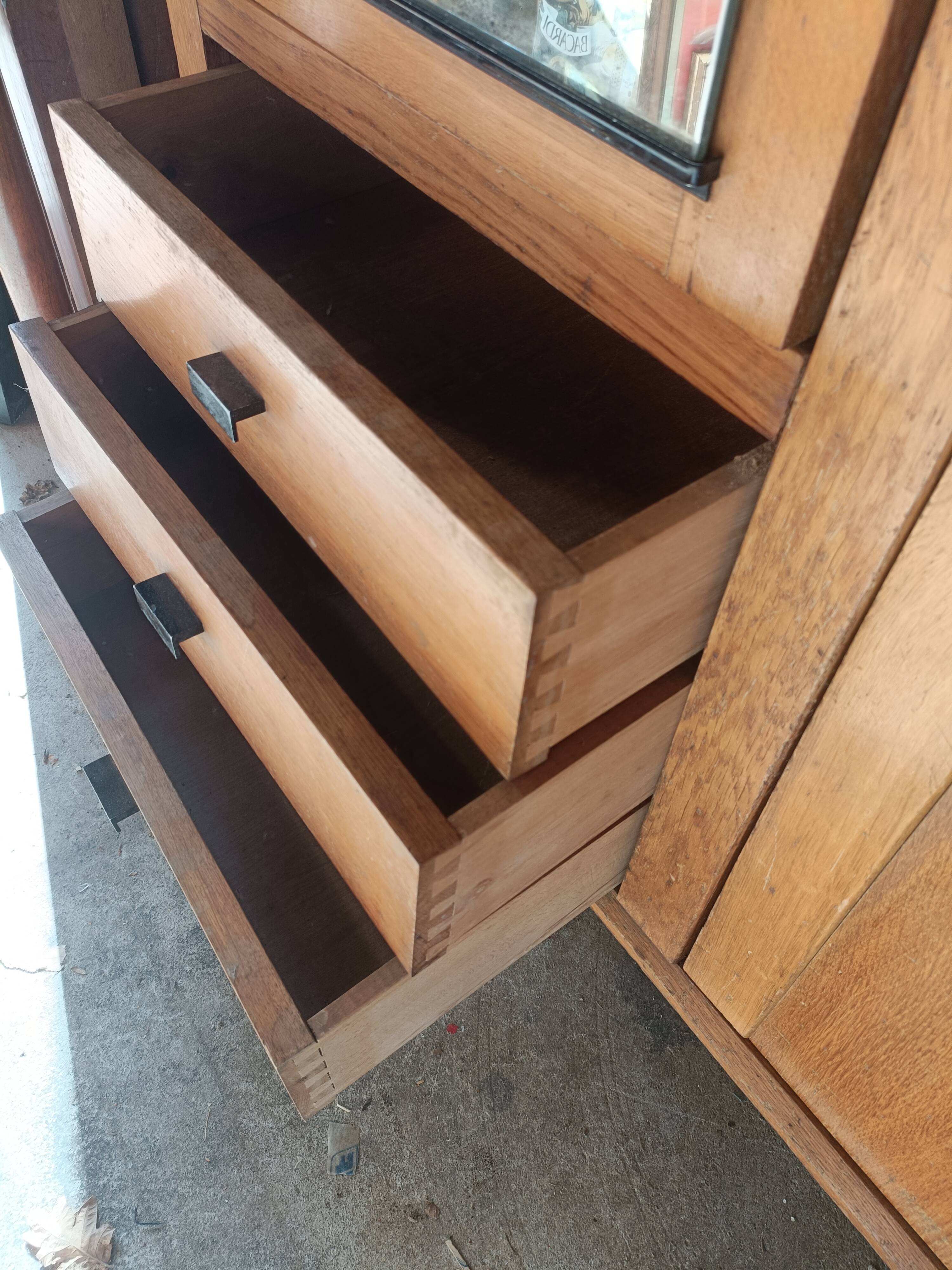 Wardrobe years 50 feet compass