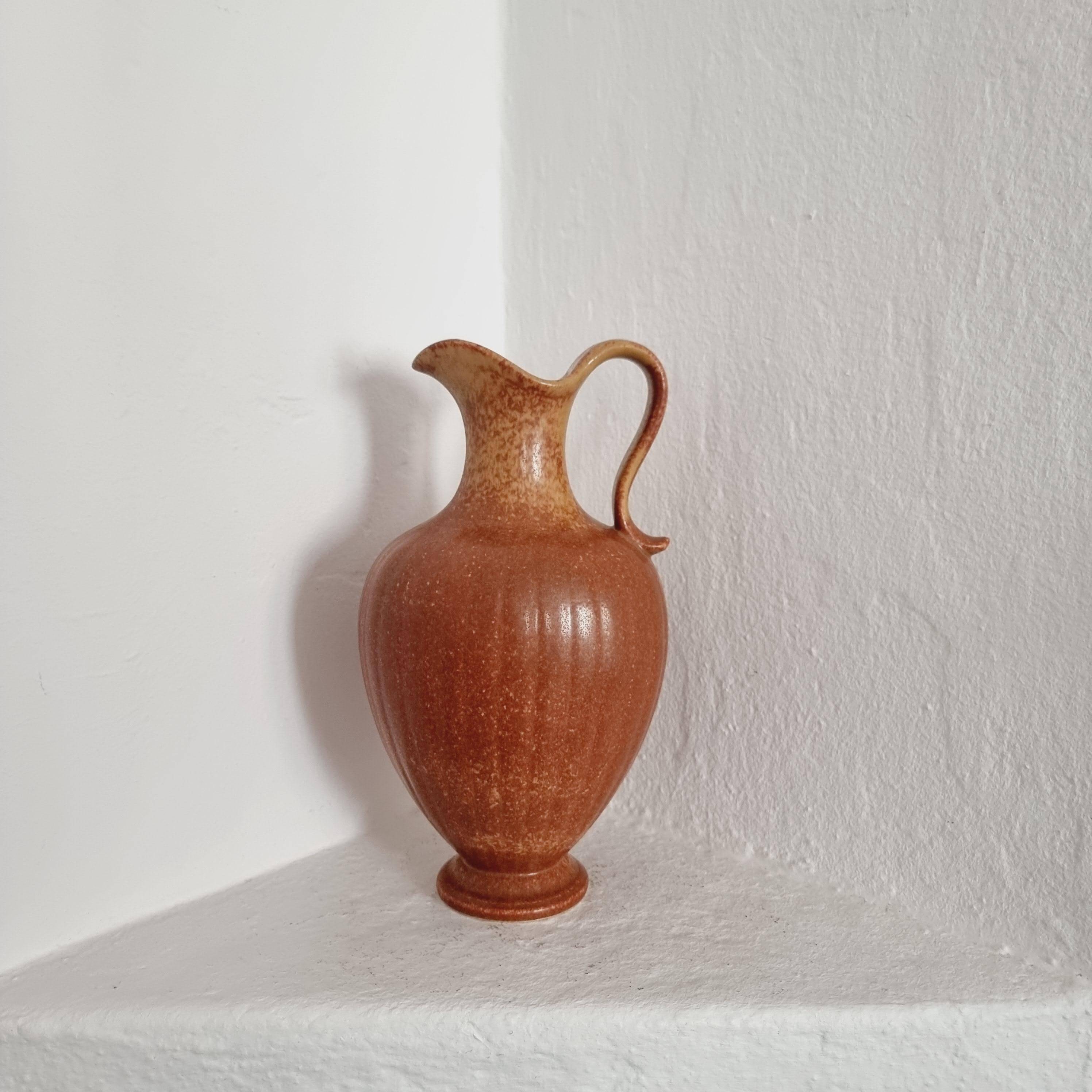 Large decorative vase/carafe in modern Scandinavian ceramic by Gunnar Nylund.