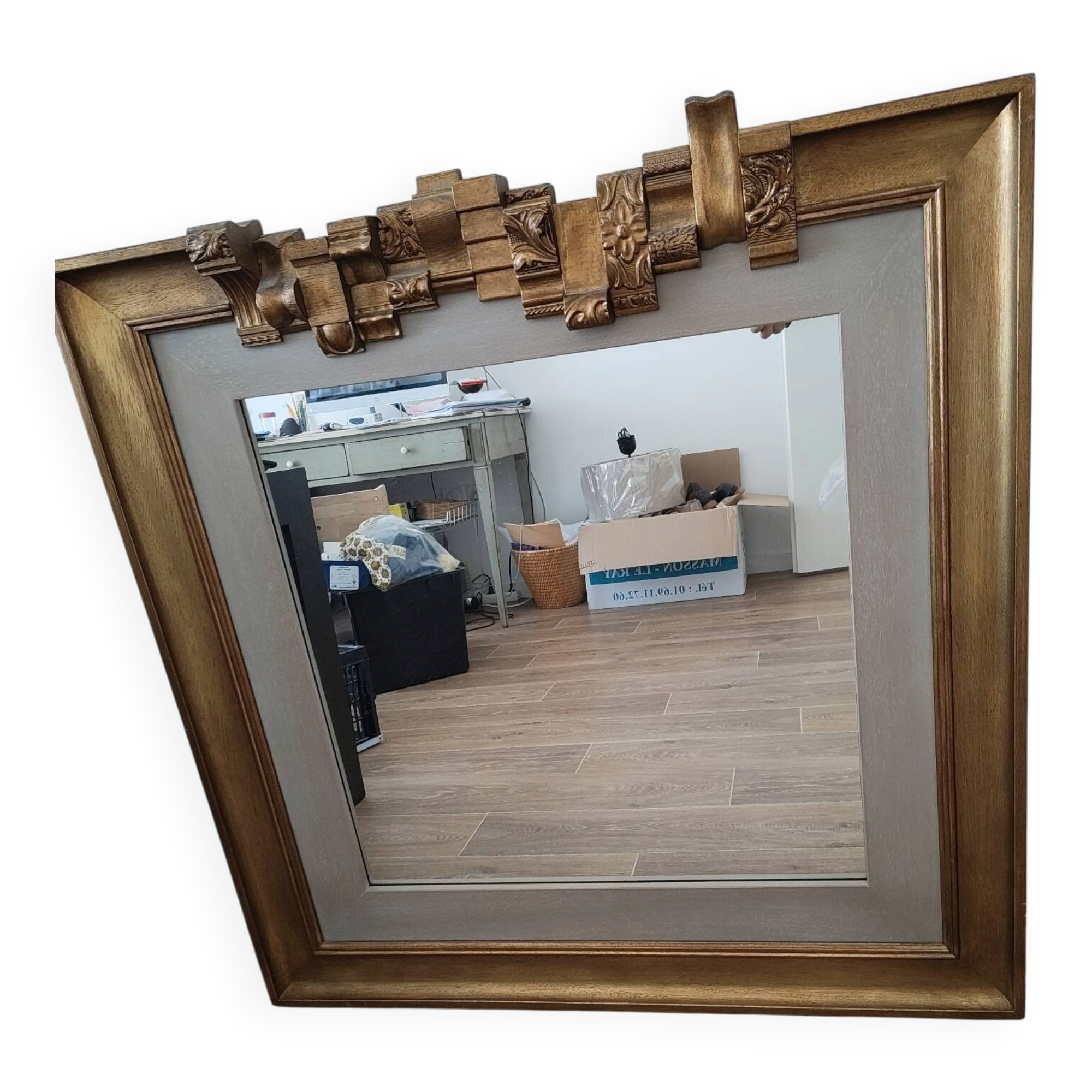 Wall mirror