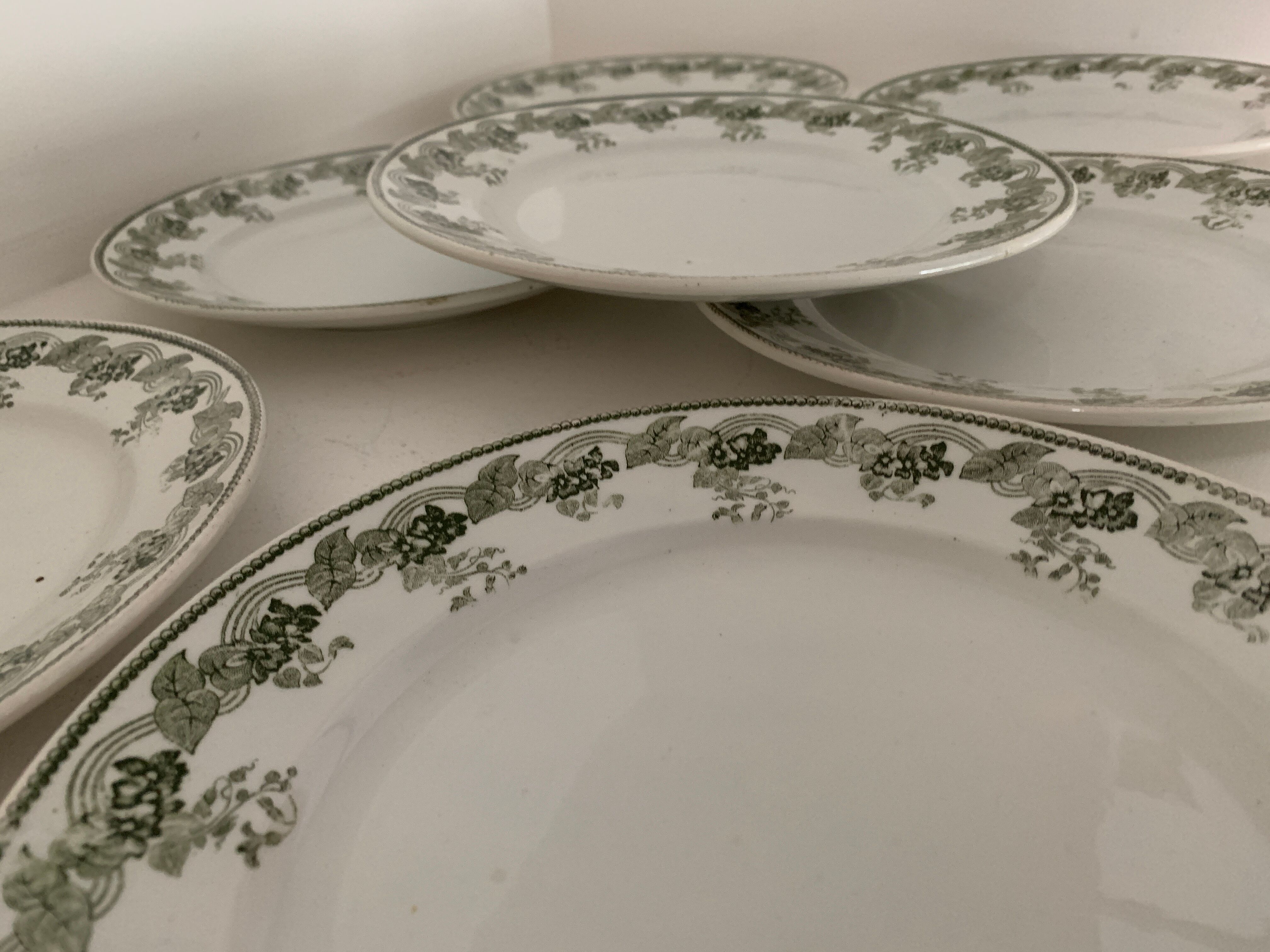 7 dessert plates Moulin des Loups et Hamage, Violetta