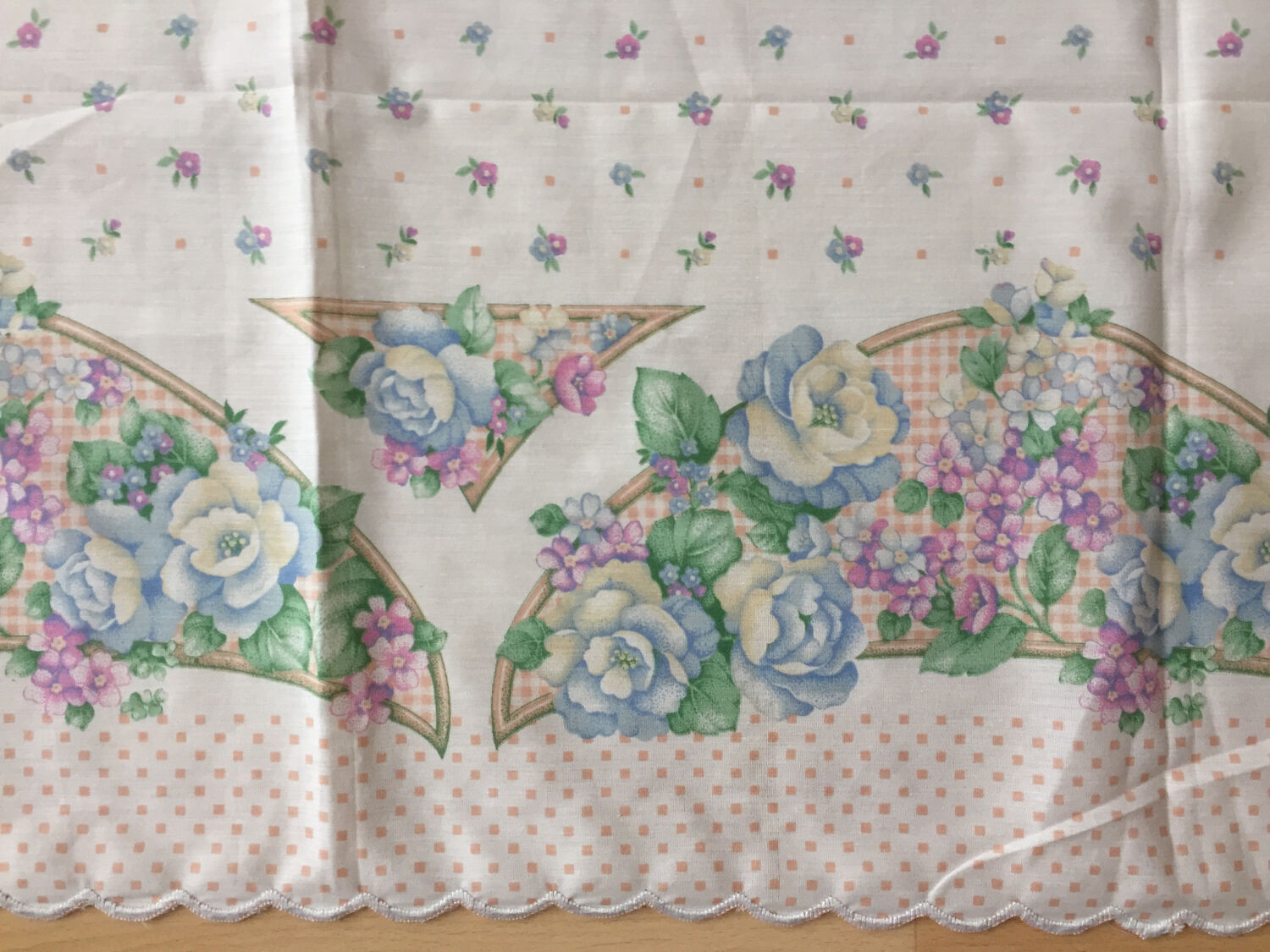 Vintage rectangular floral tablecloth