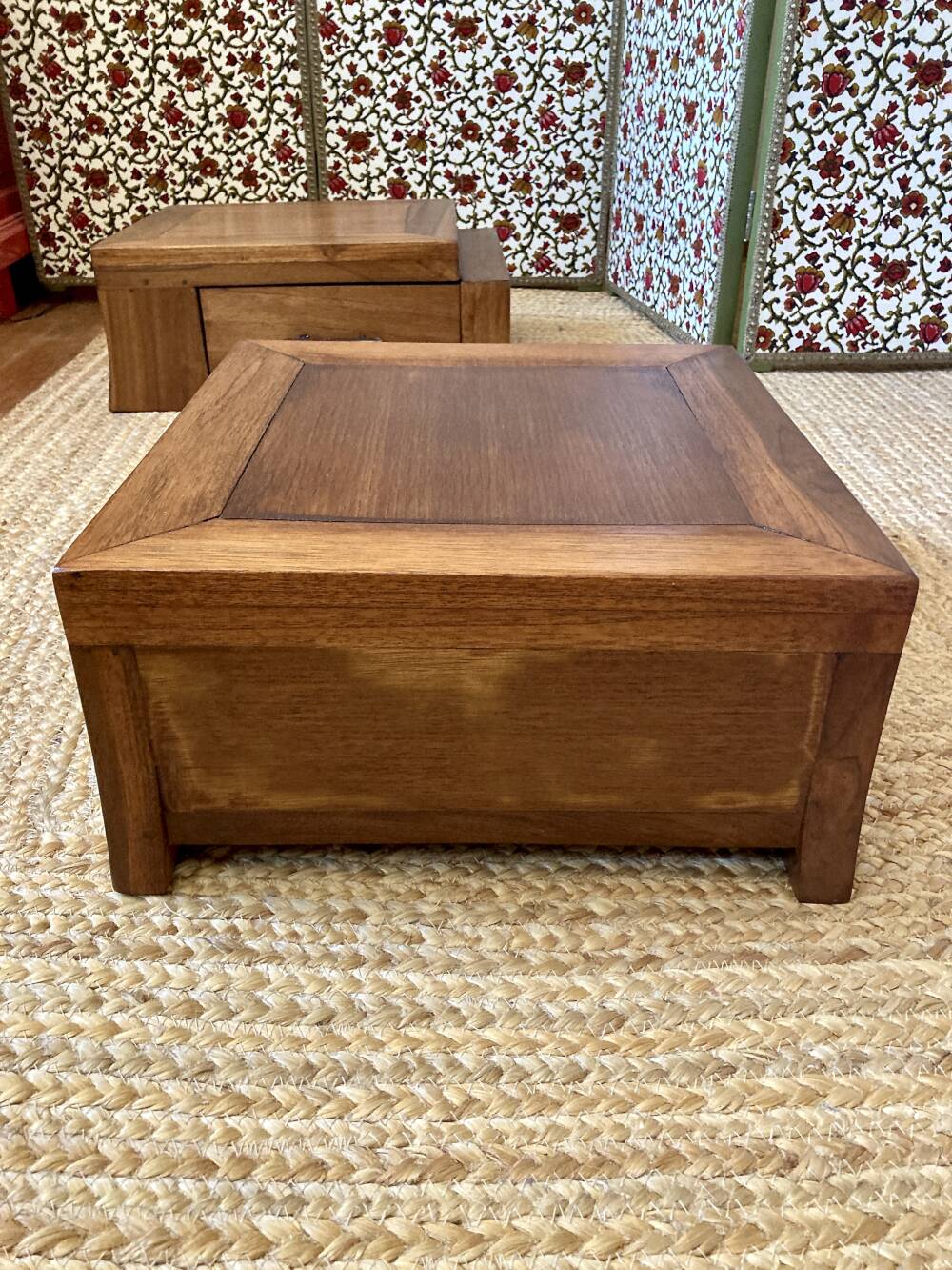 Pair of low cabinets in solid wood – bedside tables or side tables.