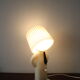 Lampe de table de nuit M. P  avec un bouton excitant sur / off